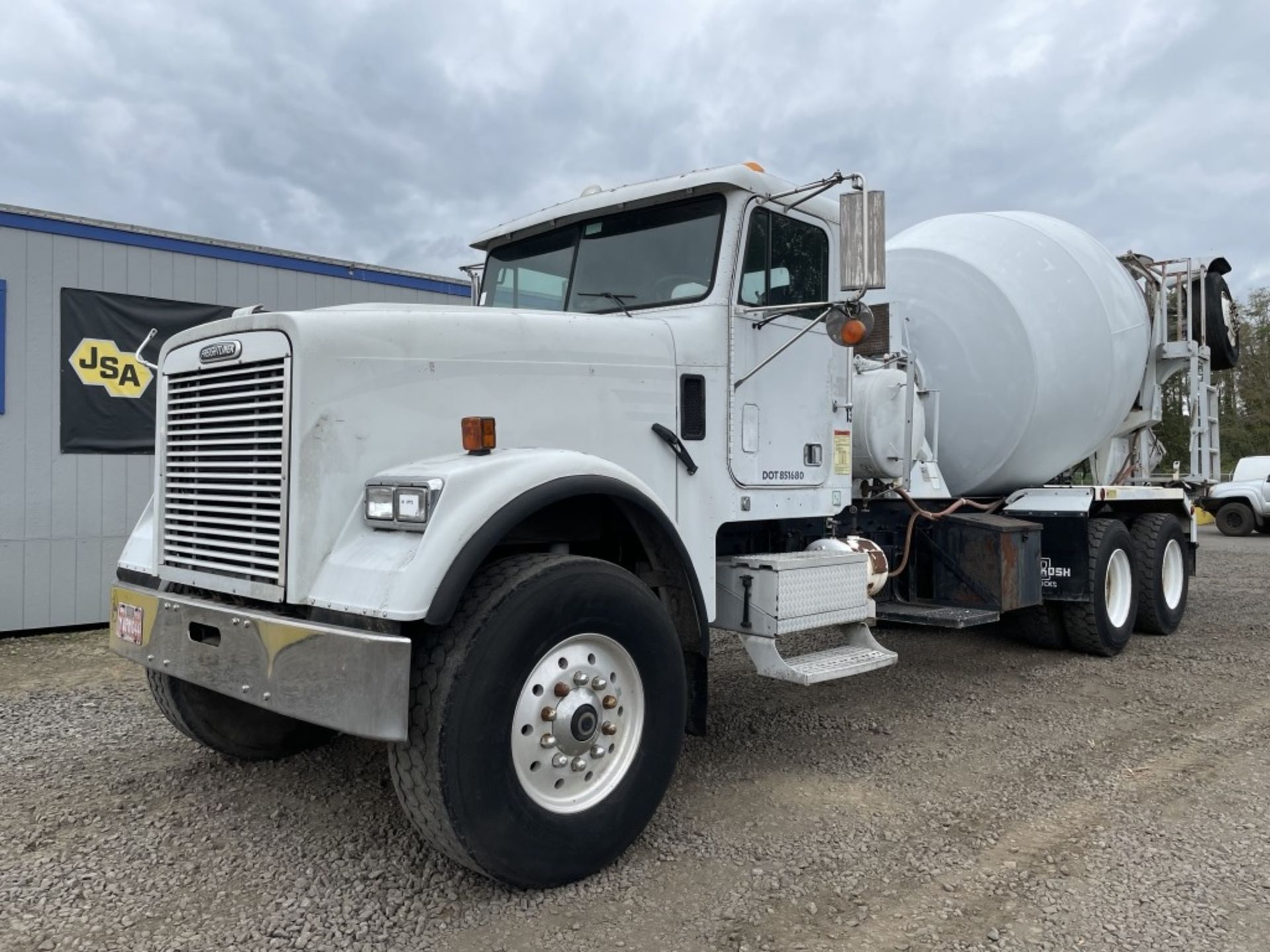 1998 Freightliner T/A Mixer Truck