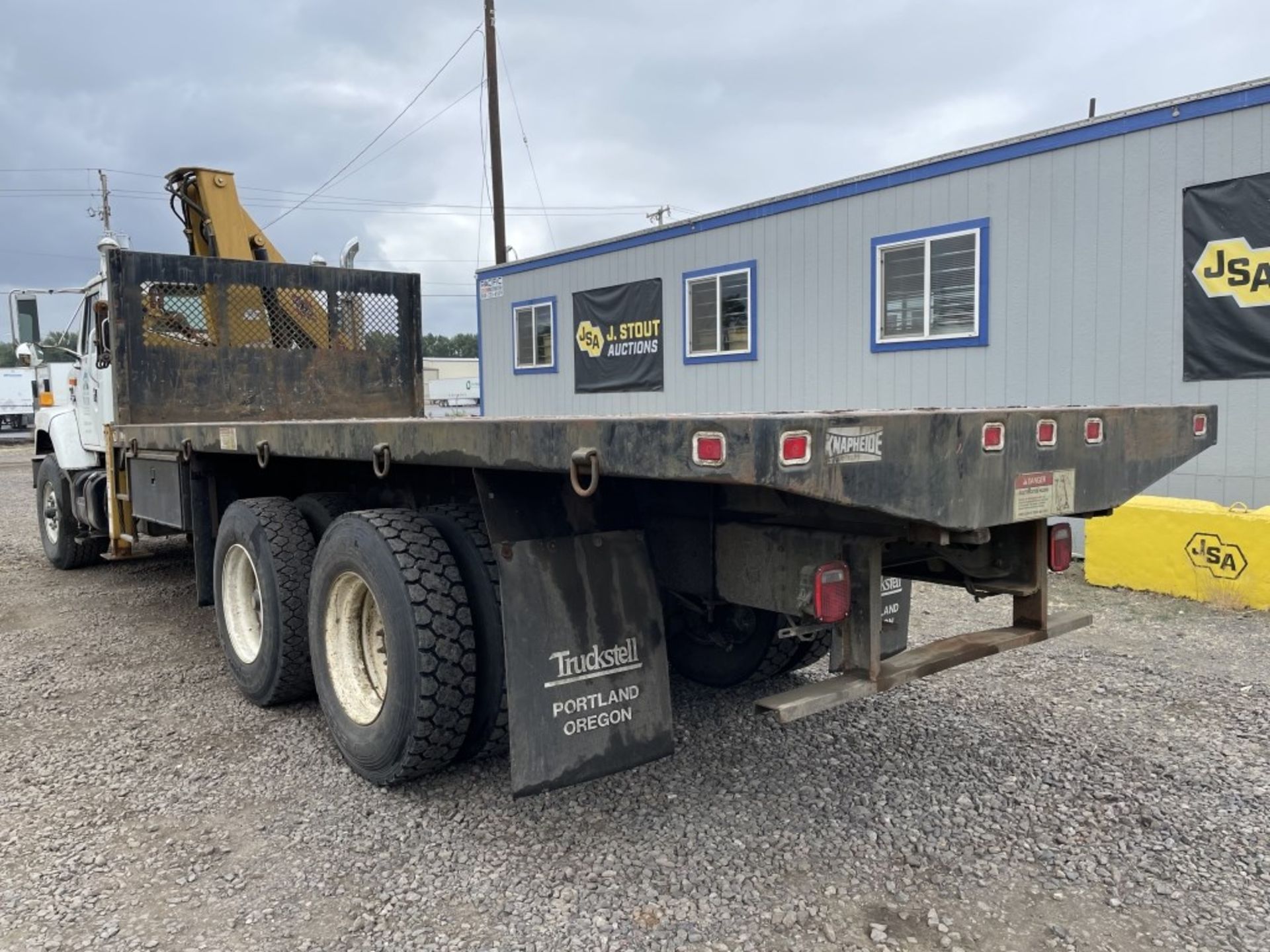 1999 International 2674 T/A Flatbed Truck - Image 4 of 29