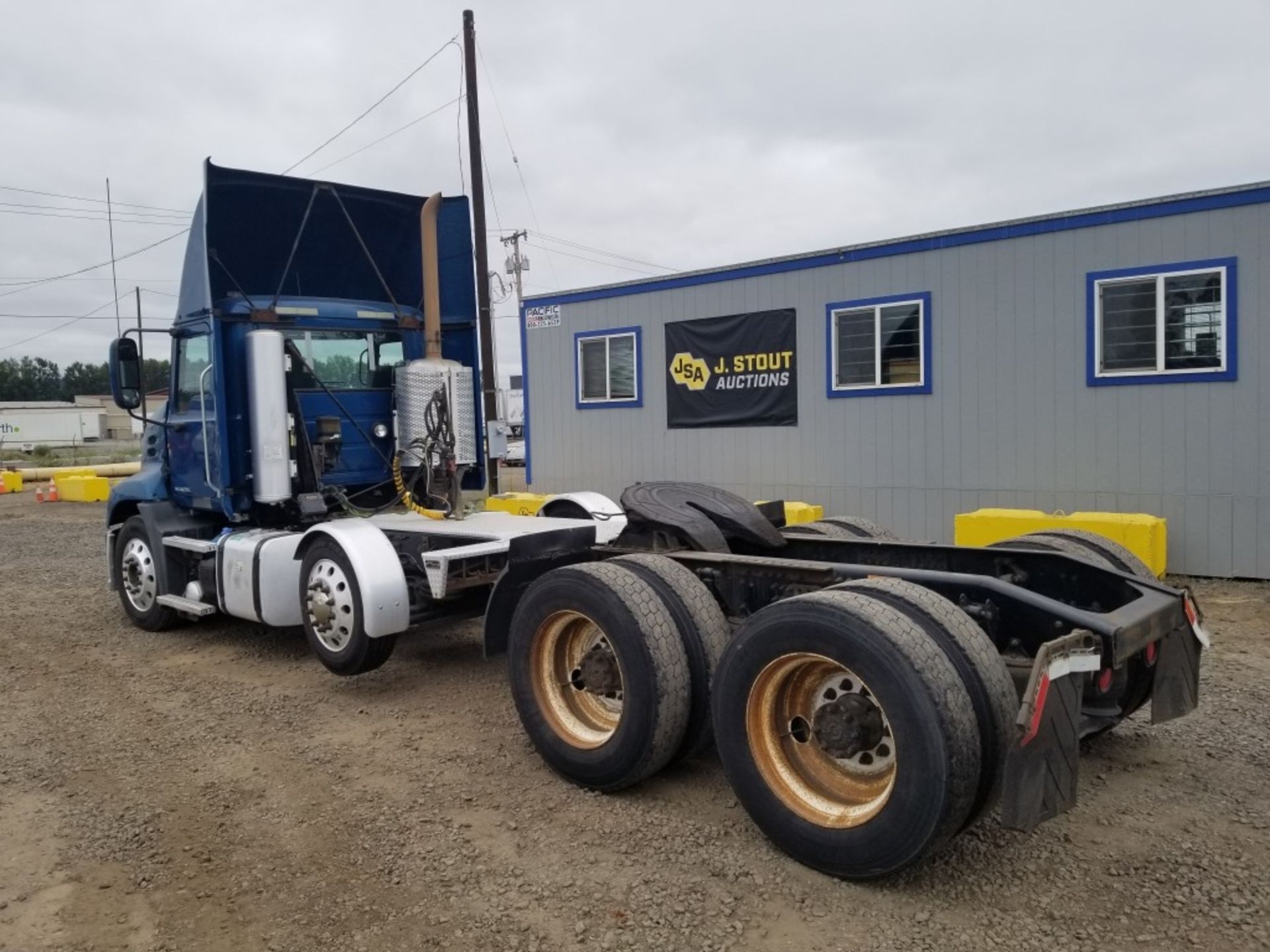 2011 Mack CXU613 Tri-Axle Truck Tractor - Image 4 of 29