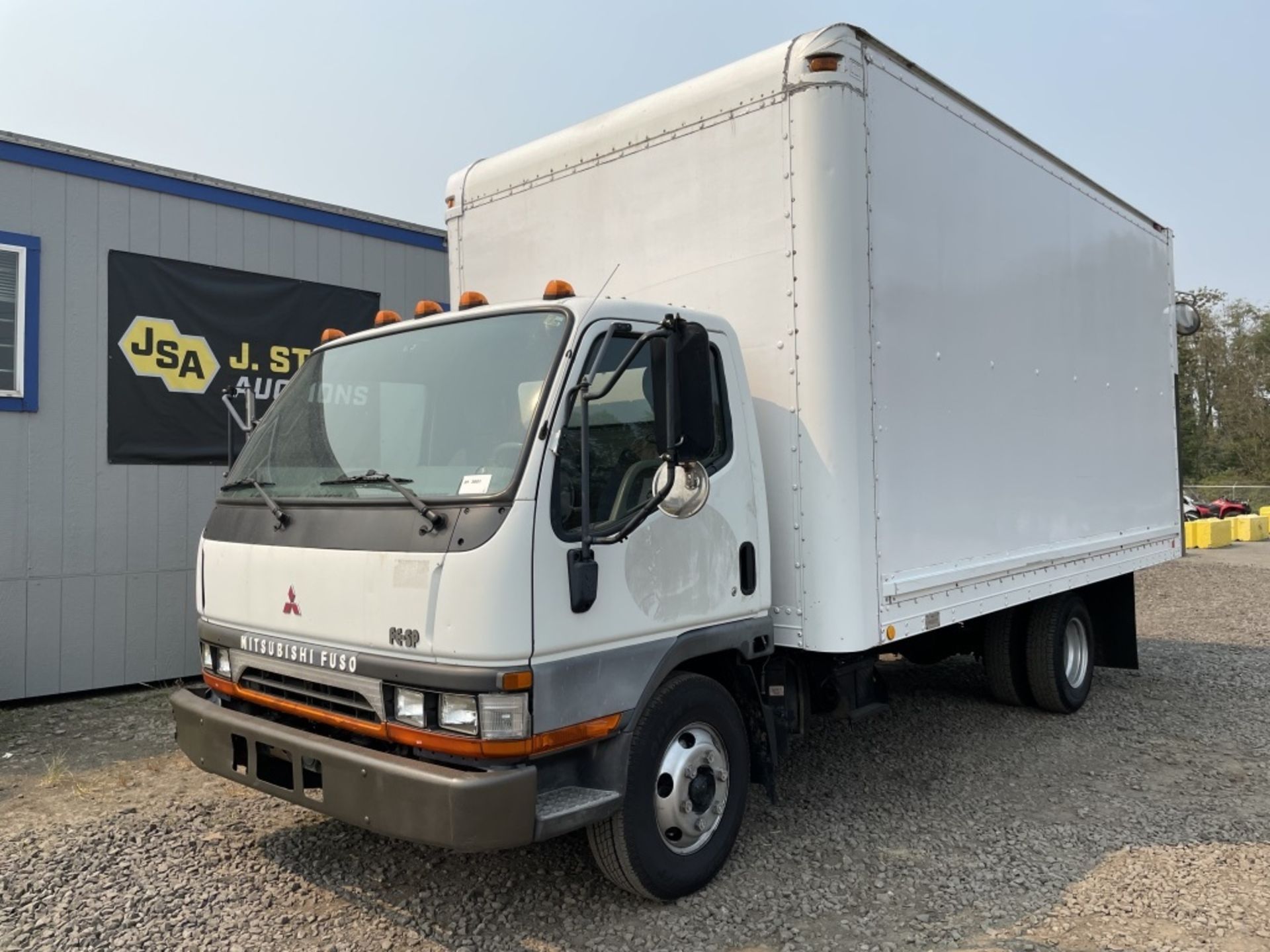 2004 Mitsubishi Fuso S/A Box Truck