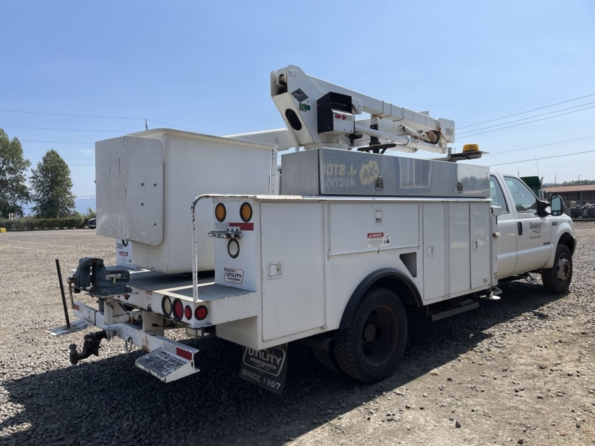 2002 Ford F550 XL SD Crew Cab Bucket Truck - Image 3 of 31