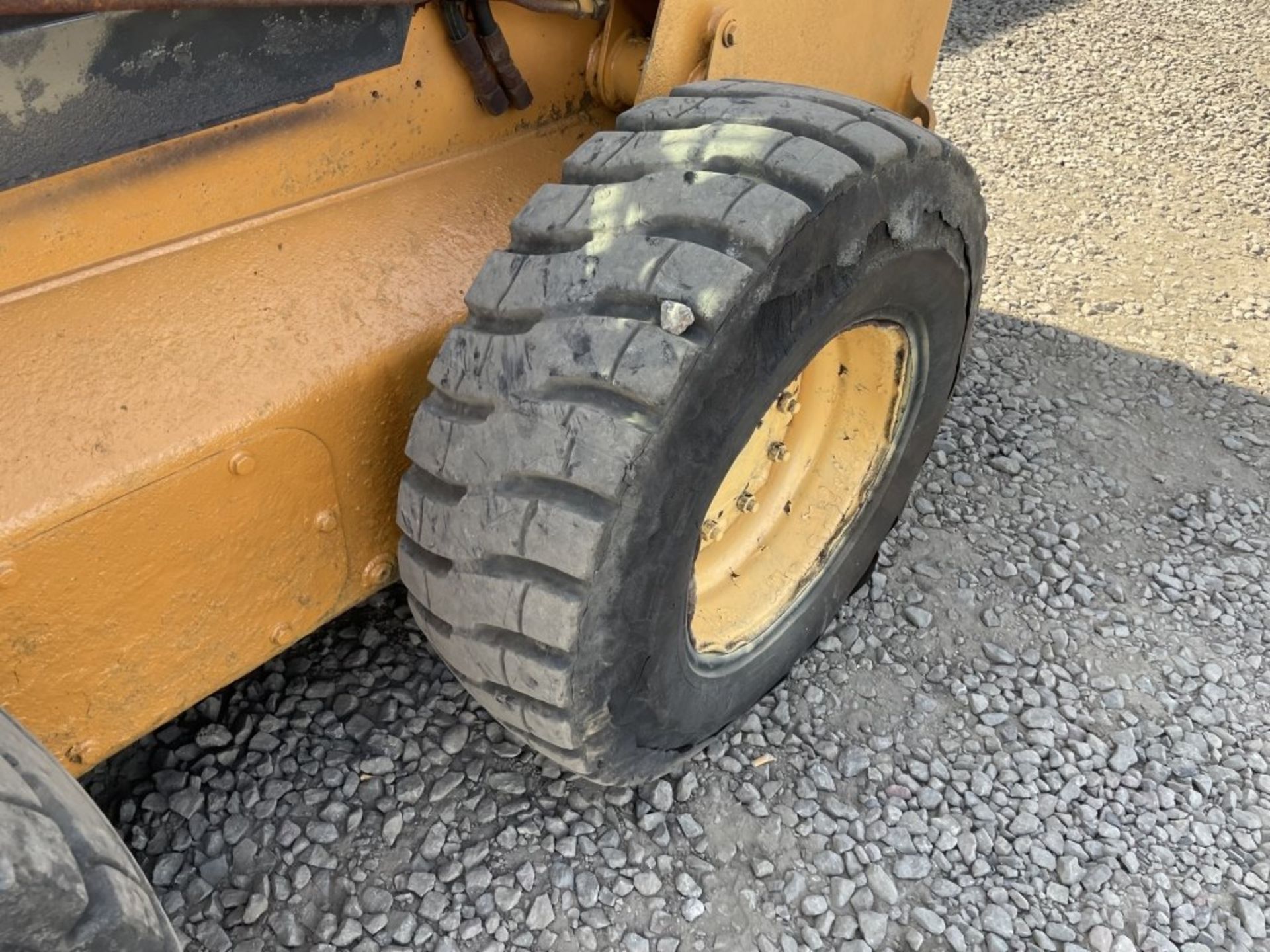 2004 Case 445 Skid Steer Loader - Image 8 of 15