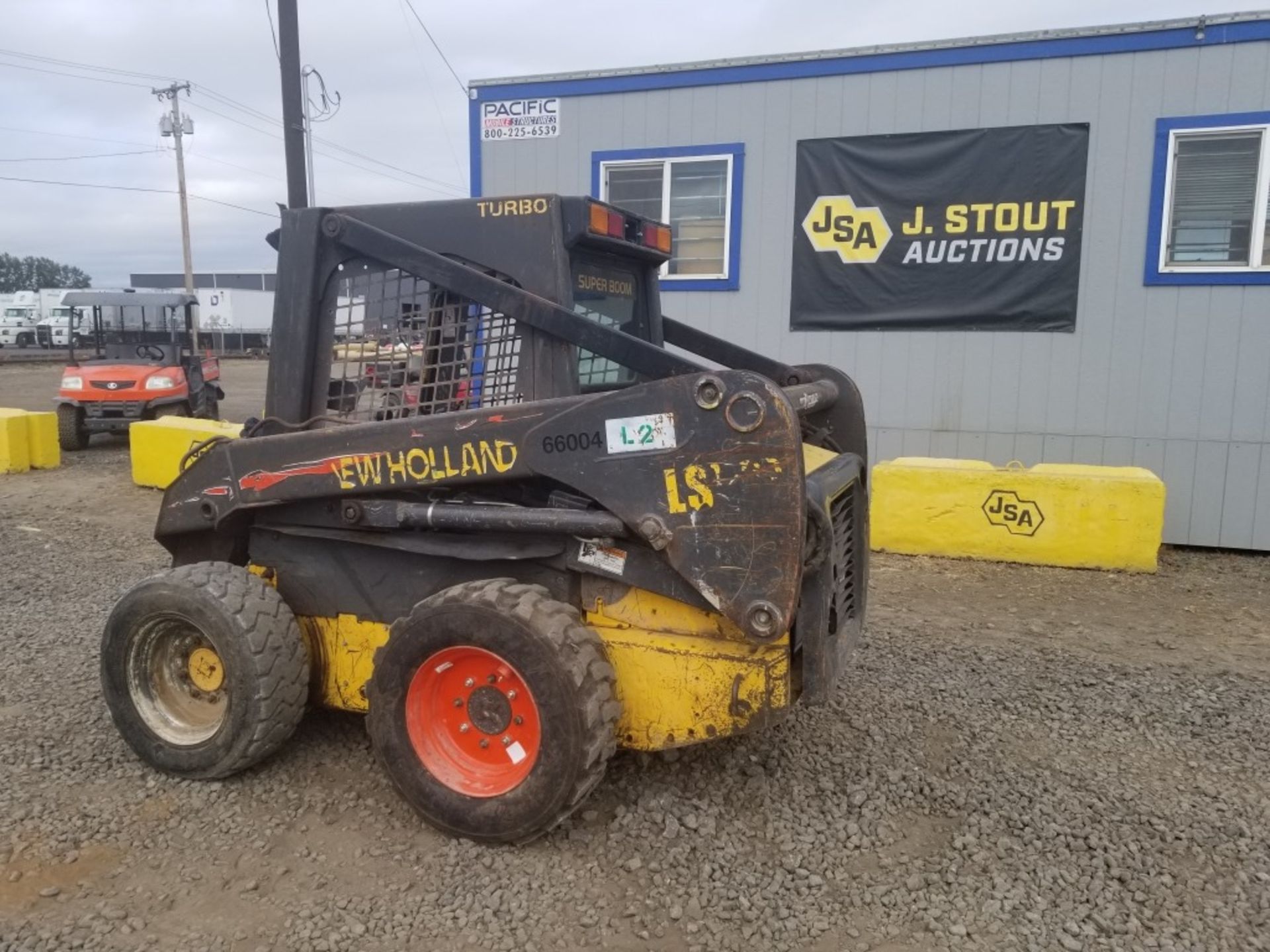 2005 New Holland LS170 Skid Steer Loader - Image 4 of 17