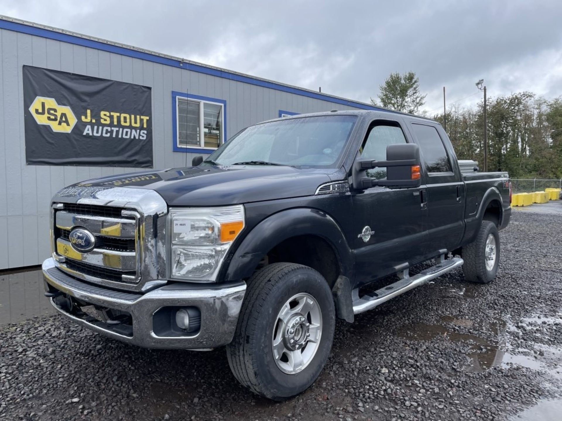 2011 Ford F350 SD 4x4 Crew Cab Pickup