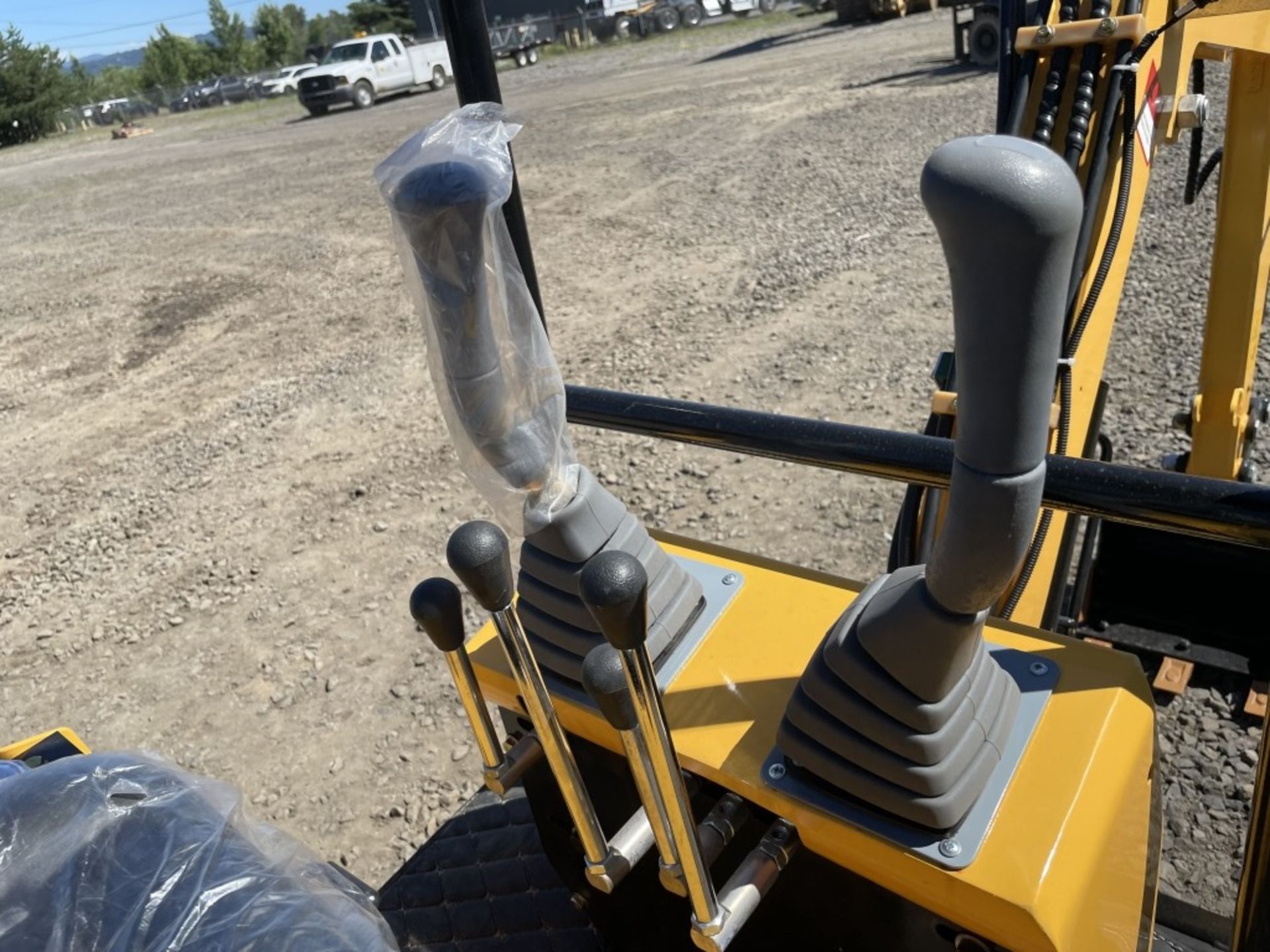 2021 AGrotk YM10 Mini Hydraulic Excavator - Image 15 of 19