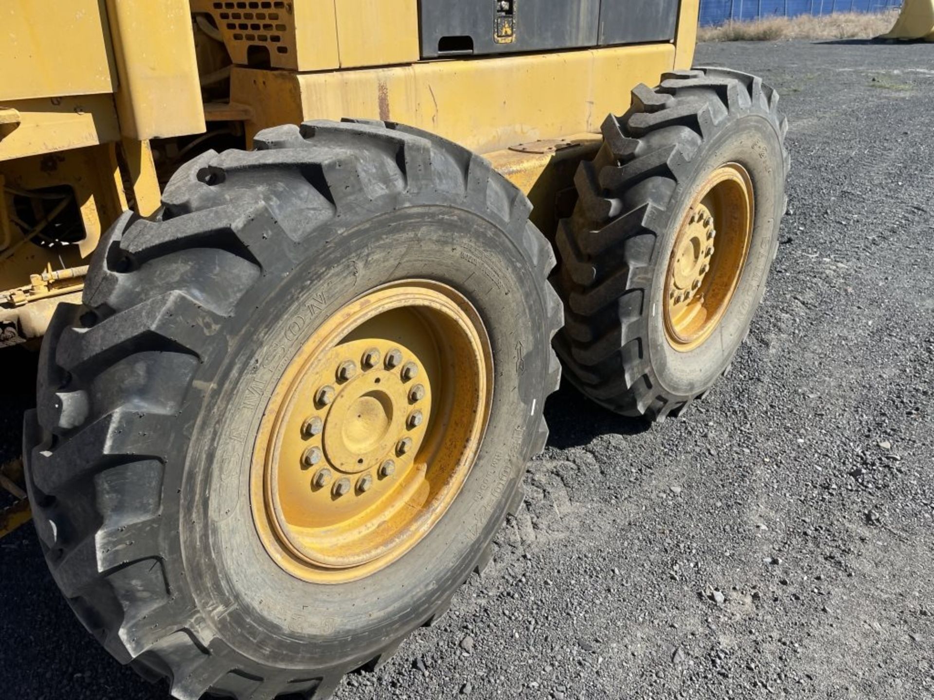 John Deere 670A Motor Grader - Image 12 of 26