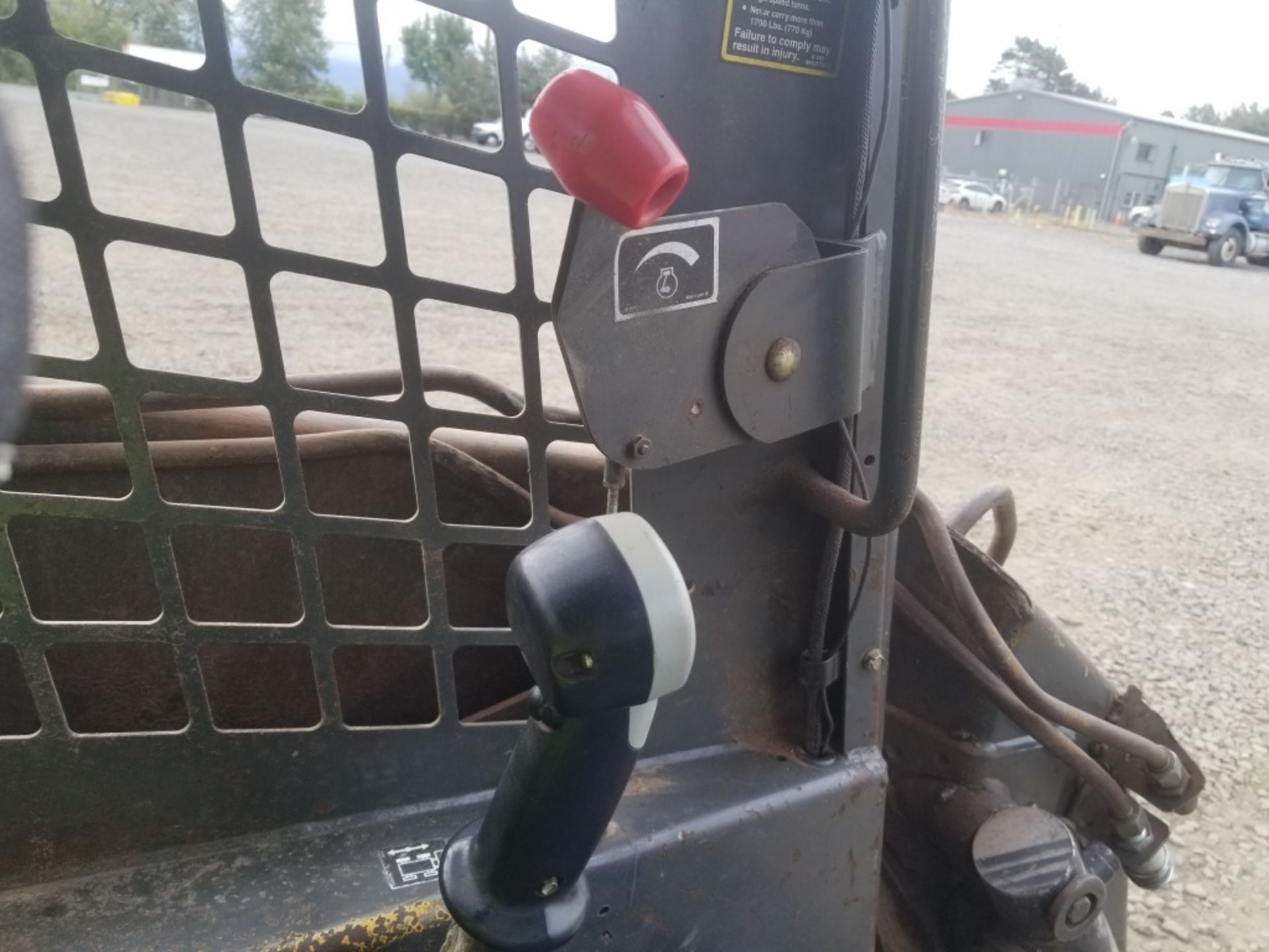 2005 New Holland LS170 Skid Steer Loader - Image 11 of 17