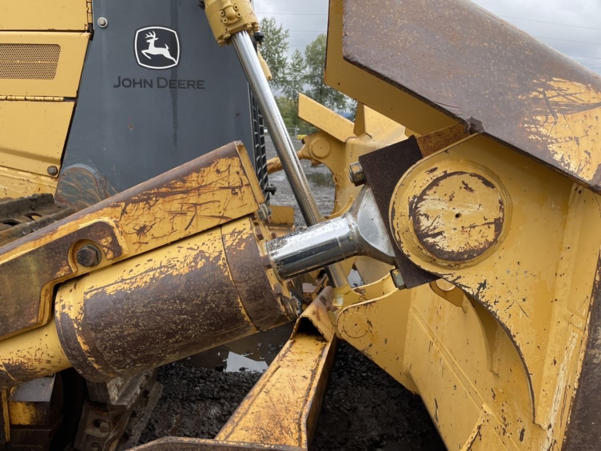 John Deere 1050C Crawler Dozer - Image 21 of 34