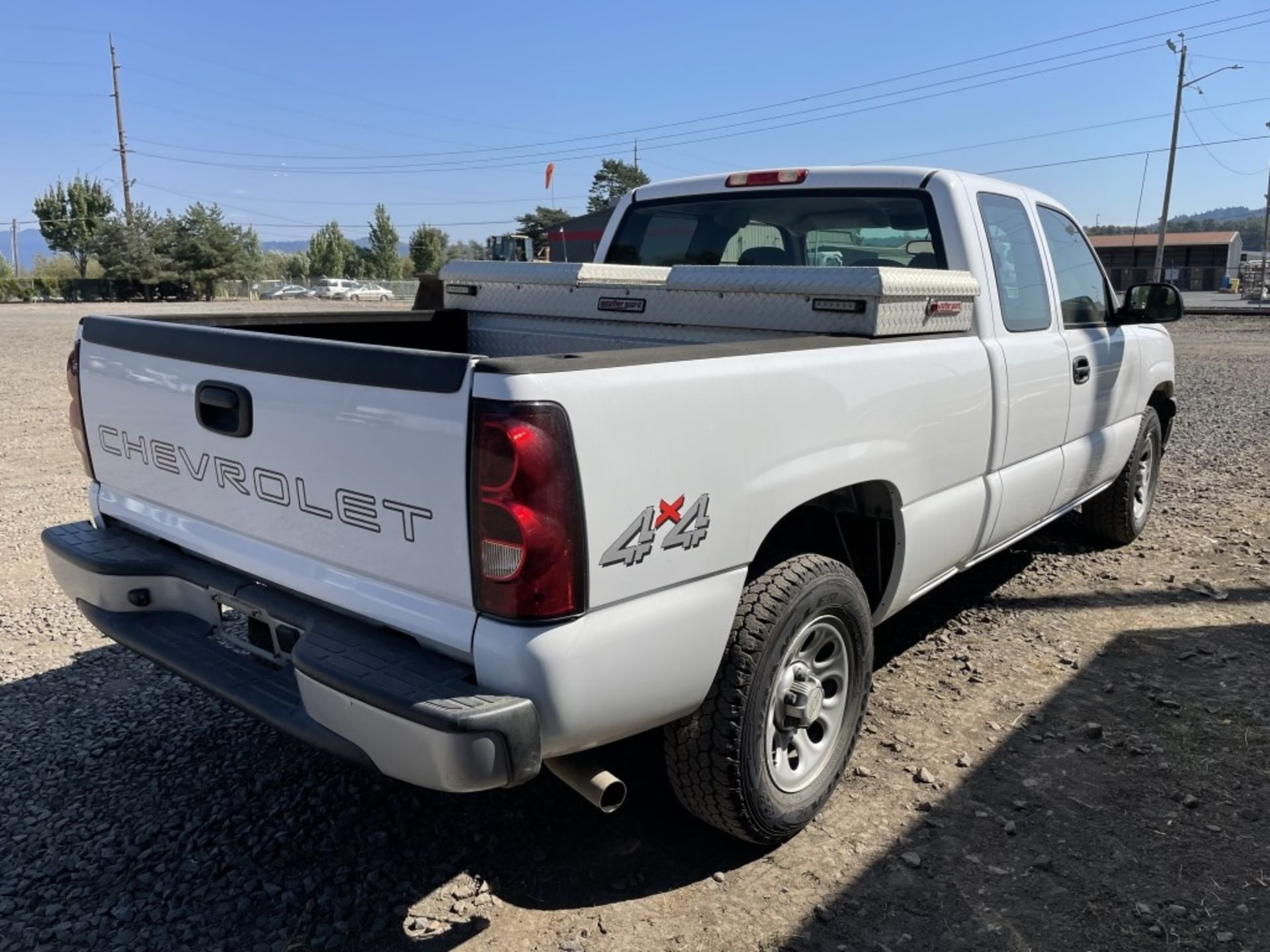 2006 Chevrolet 1500 4x4 Extra Cab Pickup - Image 3 of 17