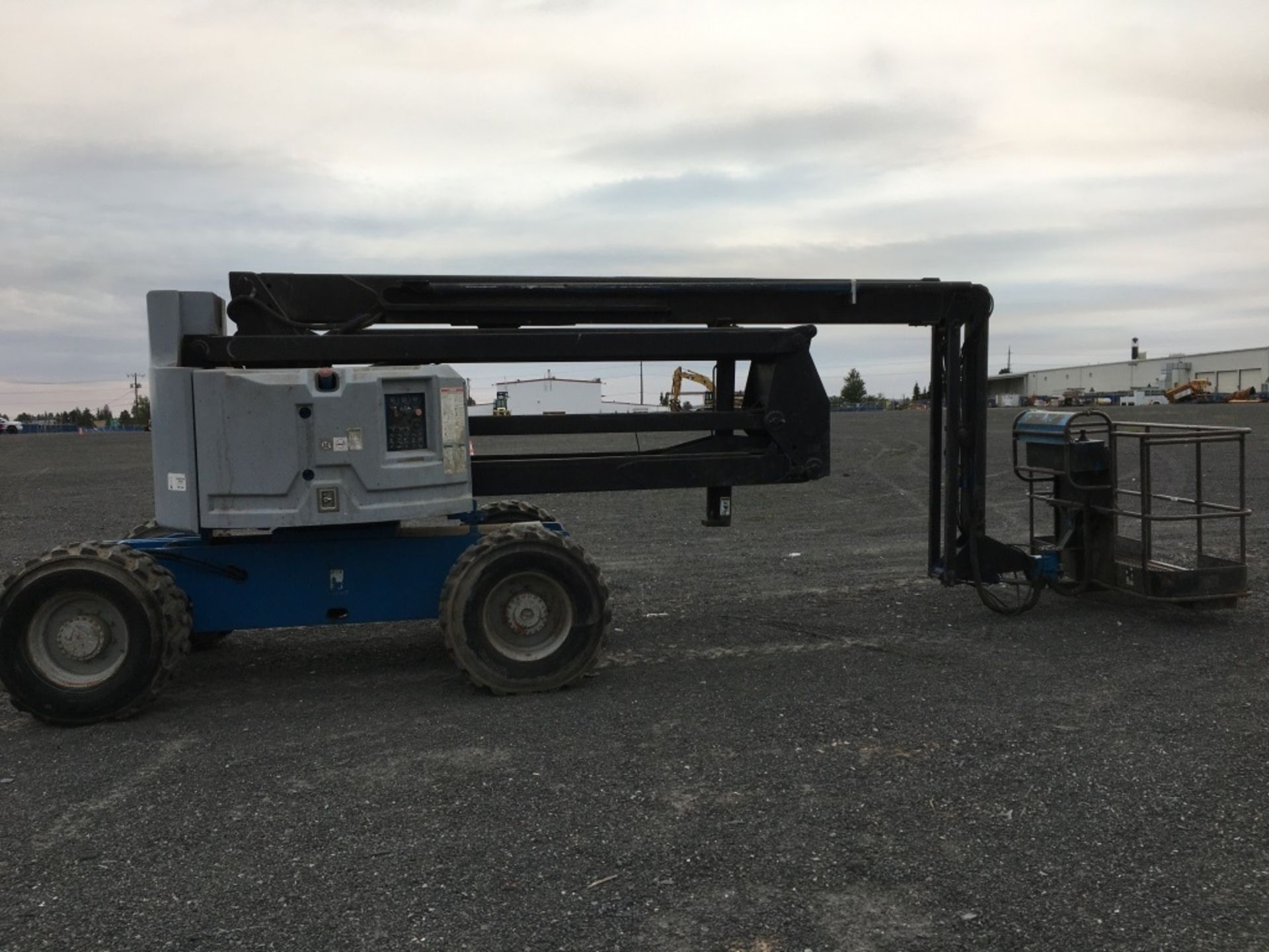 1999 Genie Z60/34 4x4 Articulating Boom Lift - Image 6 of 20