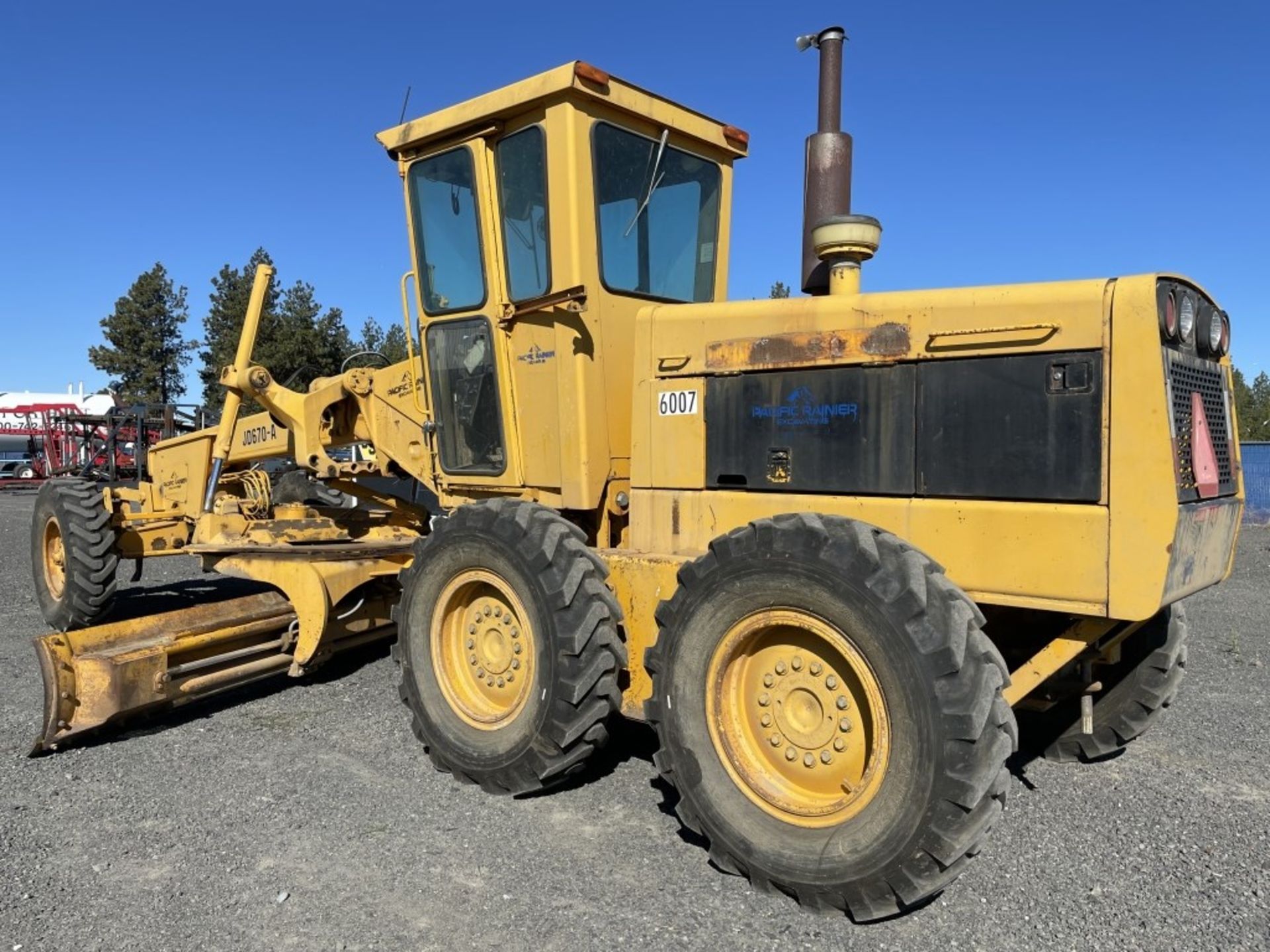 John Deere 670A Motor Grader - Image 4 of 26