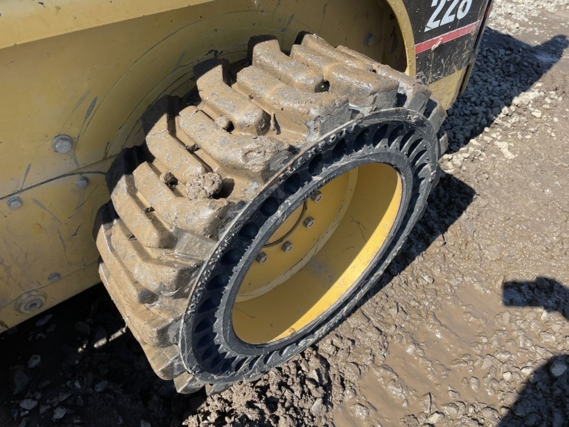 2000 Caterpillar 228 Skidsteer Loader - Image 11 of 23