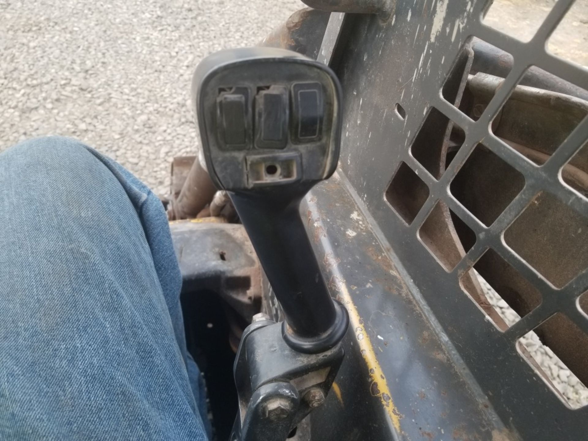 2005 New Holland LS170 Skid Steer Loader - Image 10 of 17