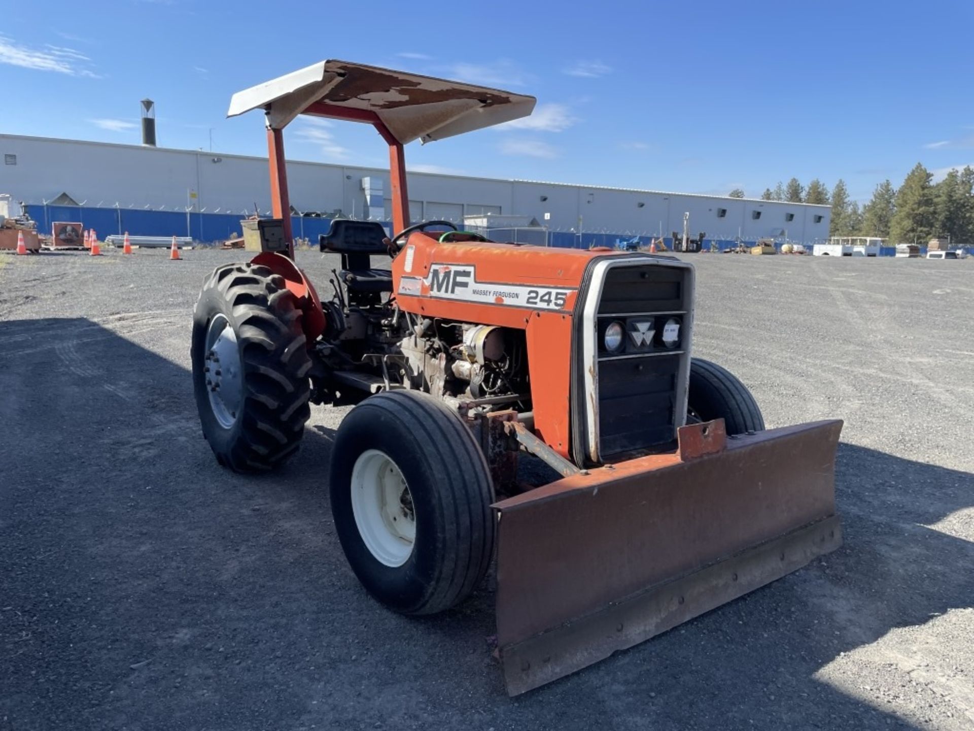 Massey Ferguson Z45 Utility Tractor - Image 2 of 17