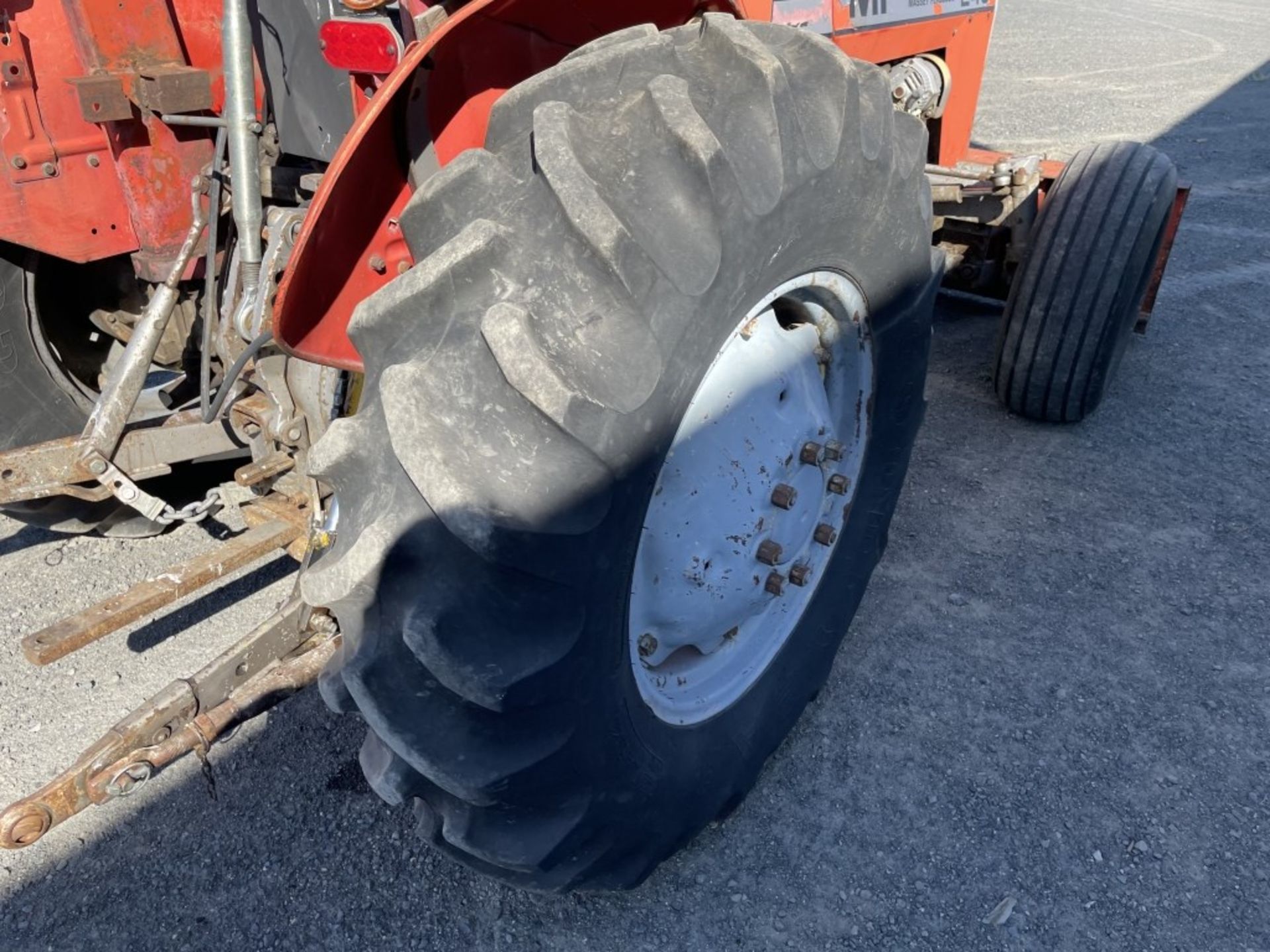 Massey Ferguson Z45 Utility Tractor - Image 11 of 17