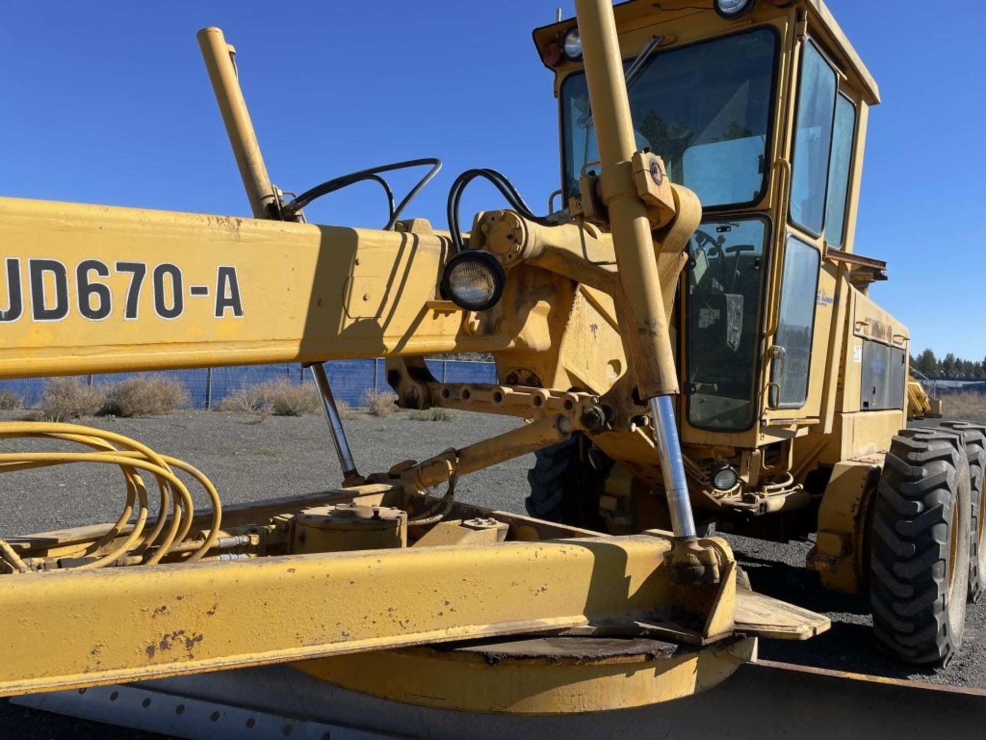 John Deere 670A Motor Grader - Image 8 of 26