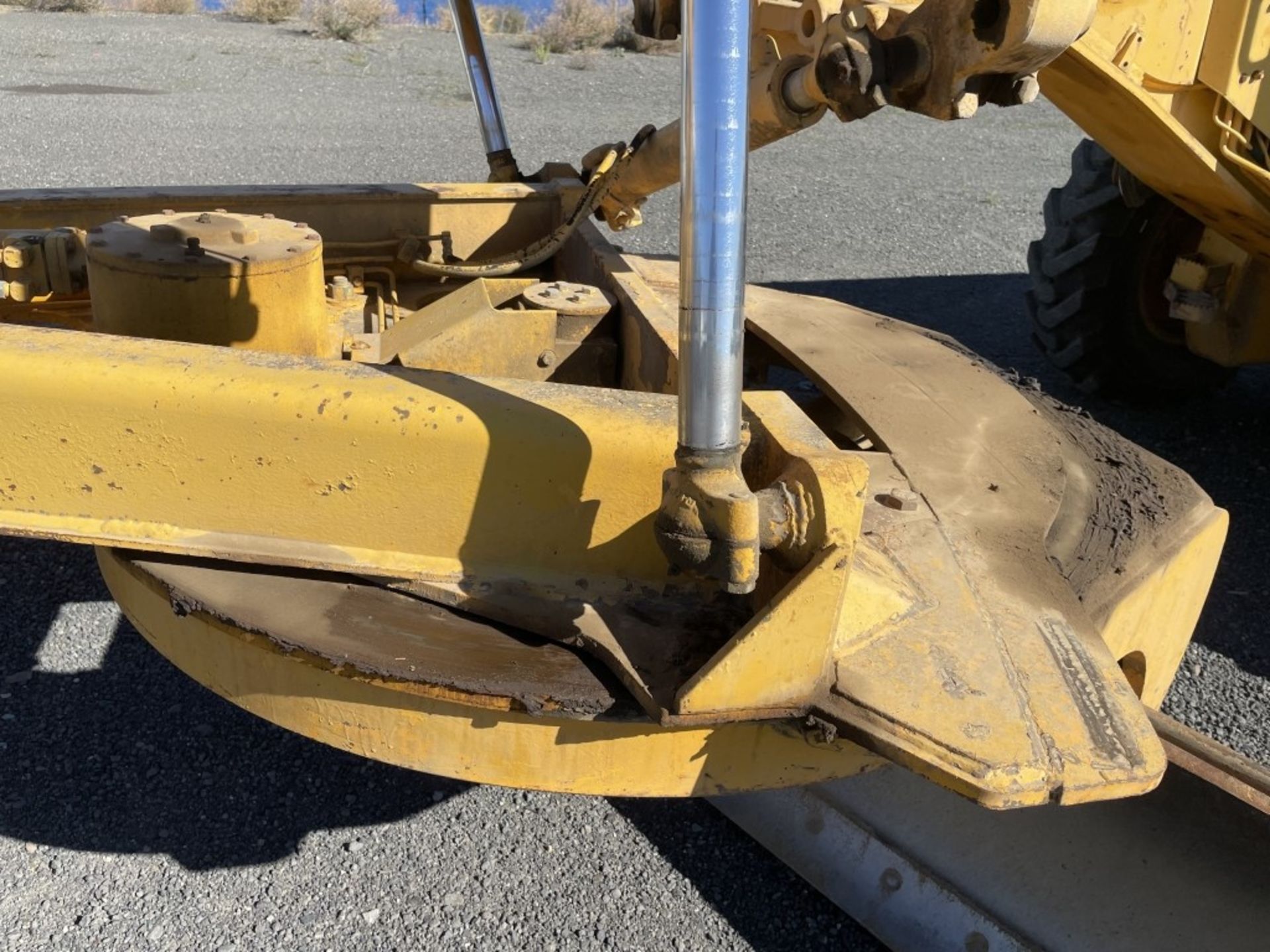 John Deere 670A Motor Grader - Image 9 of 26