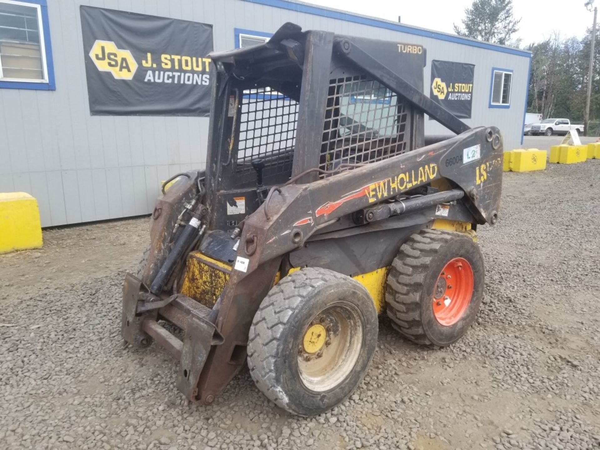 2005 New Holland LS170 Skid Steer Loader