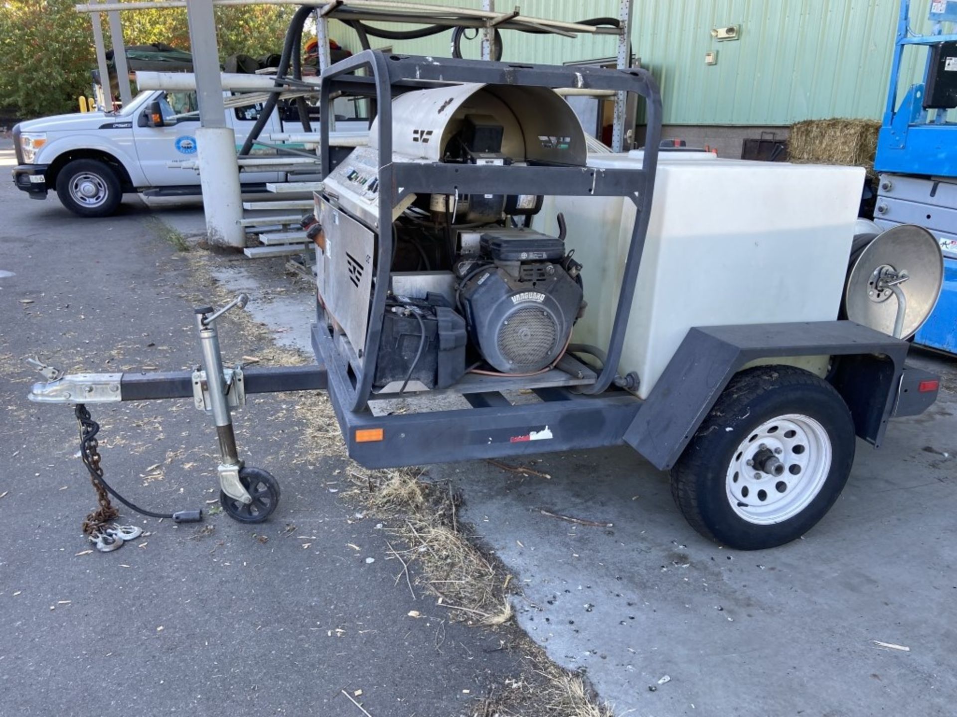 2005 Hydro Tek SC33005V Towable Pressure Washer