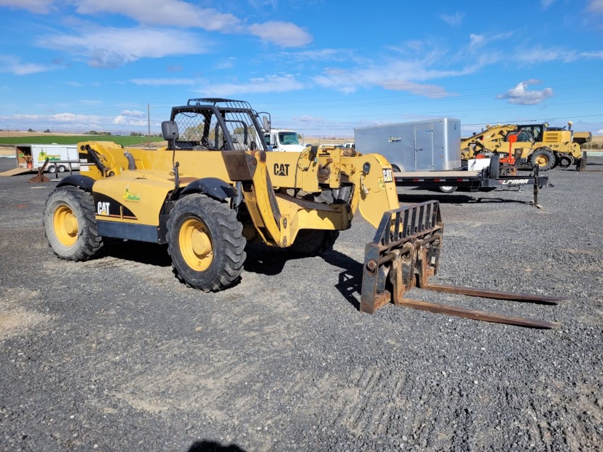 Caterpillar TH560B Telescopic Forklift - Image 8 of 33