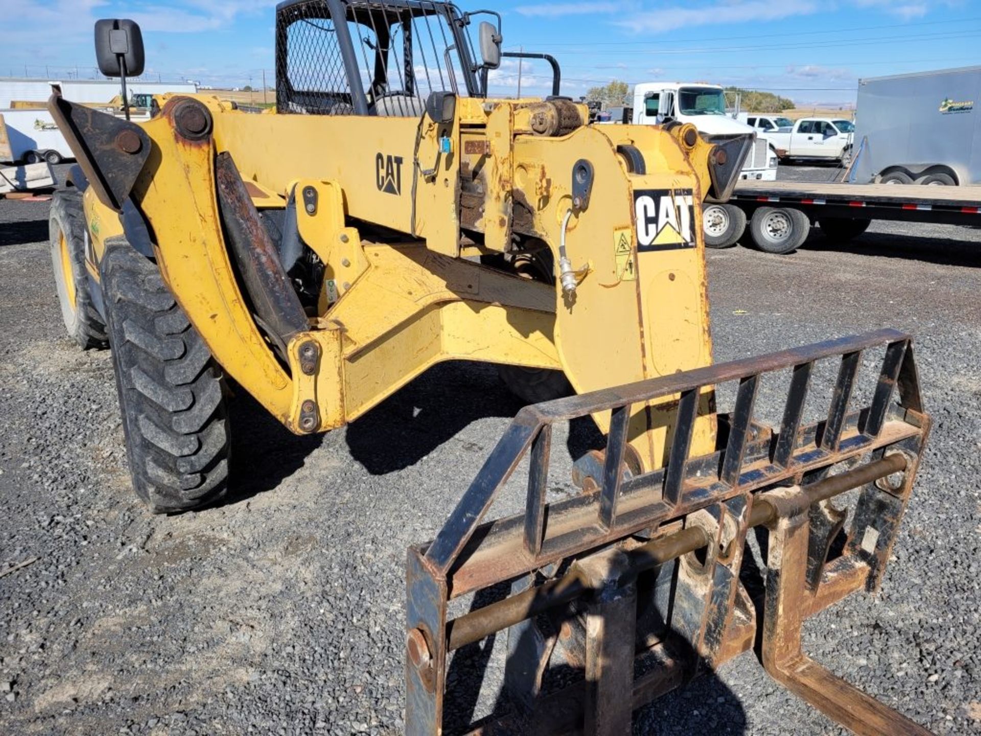 Caterpillar TH560B Telescopic Forklift - Image 11 of 33