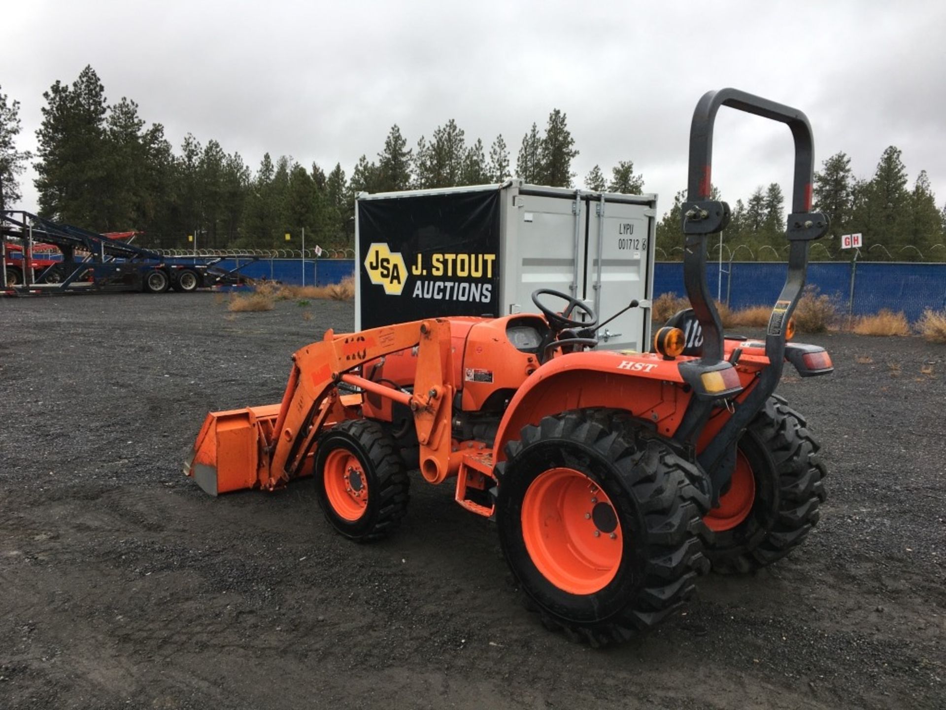 Kubota L3200 4x4 Utility Tractor - Image 3 of 30