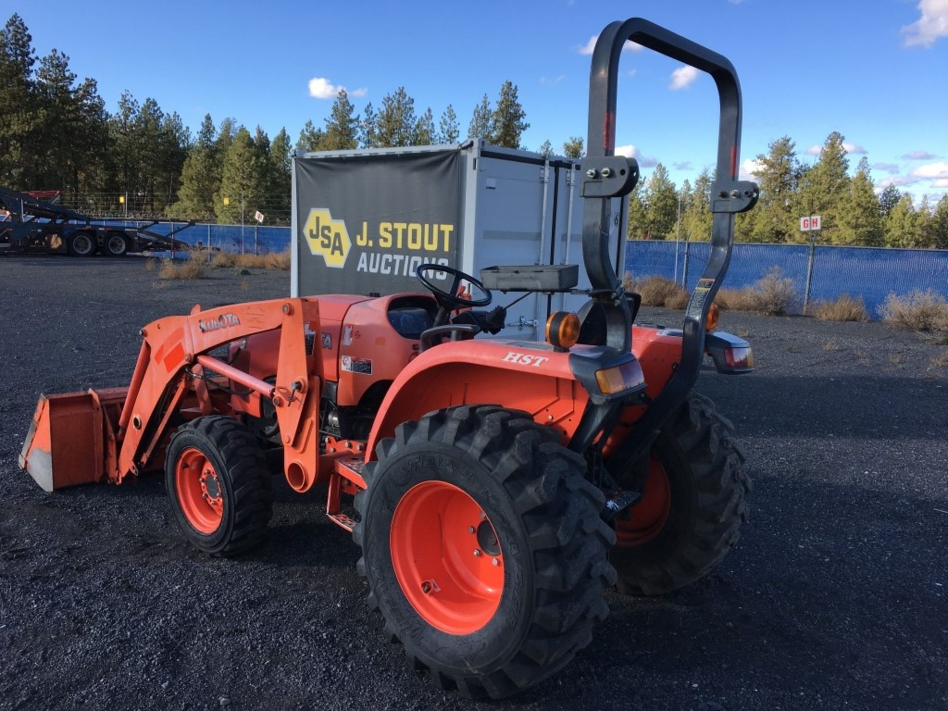 Kubota L3200 4x4 Utility Tractor - Image 3 of 20