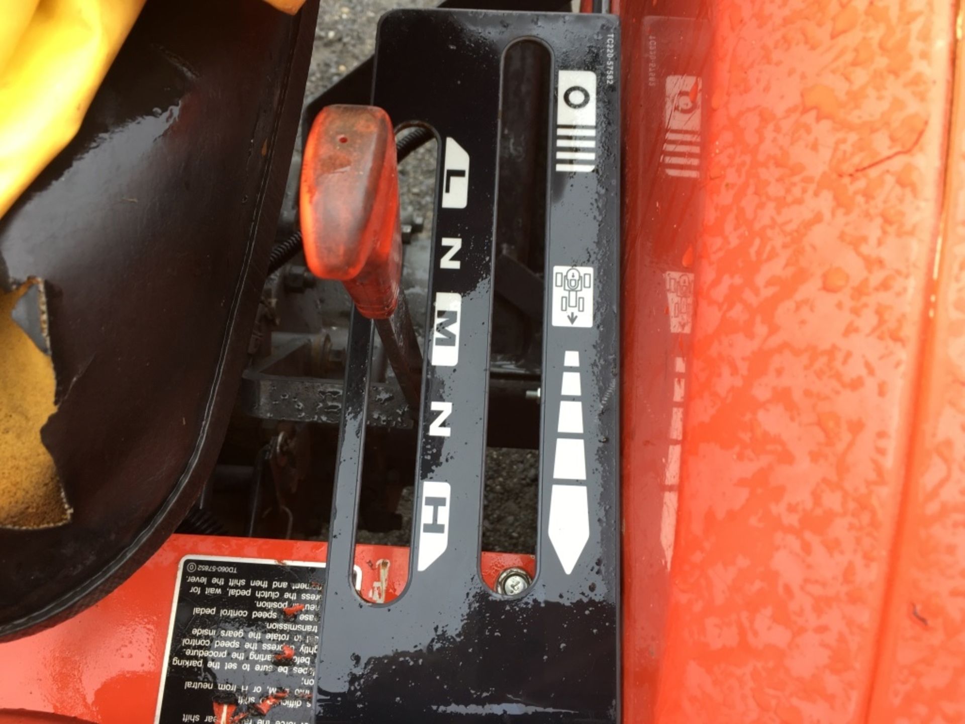 Kubota L3200 4x4 Utility Tractor - Image 21 of 30