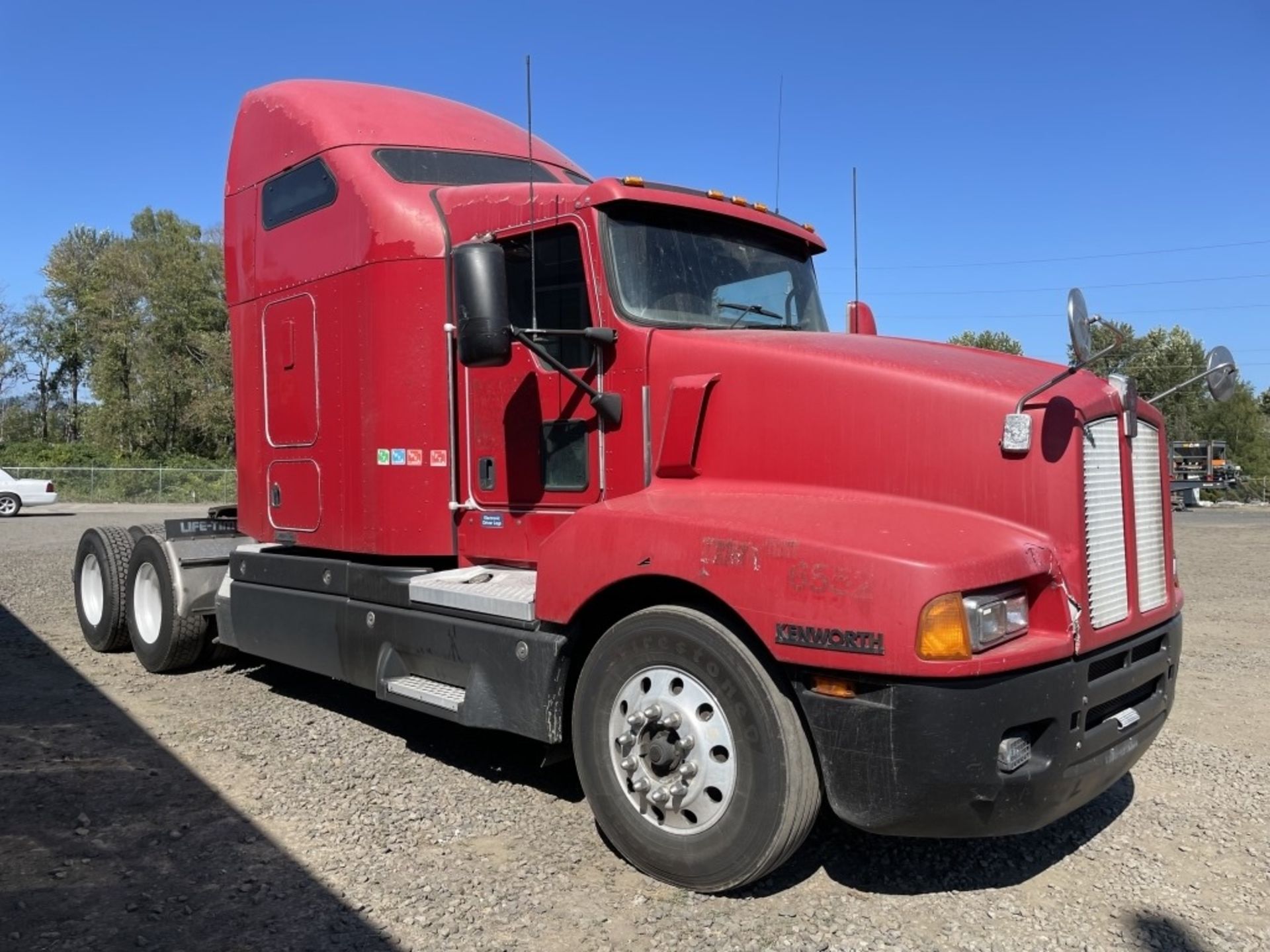 2007 Kenworth T600 T/A Sleeper Truck Tractor - Image 2 of 35