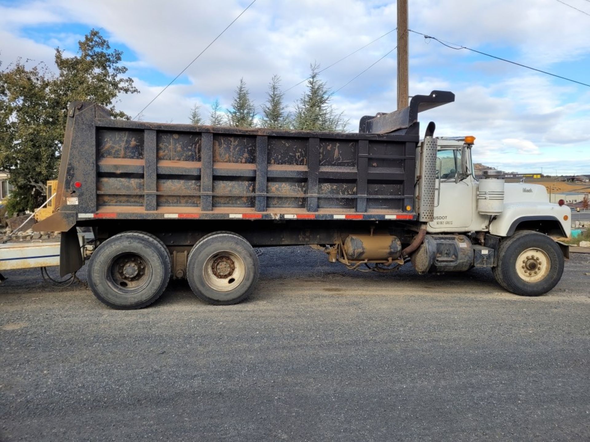 1989 Mack RD690S T/A Dump Truck - Image 6 of 42