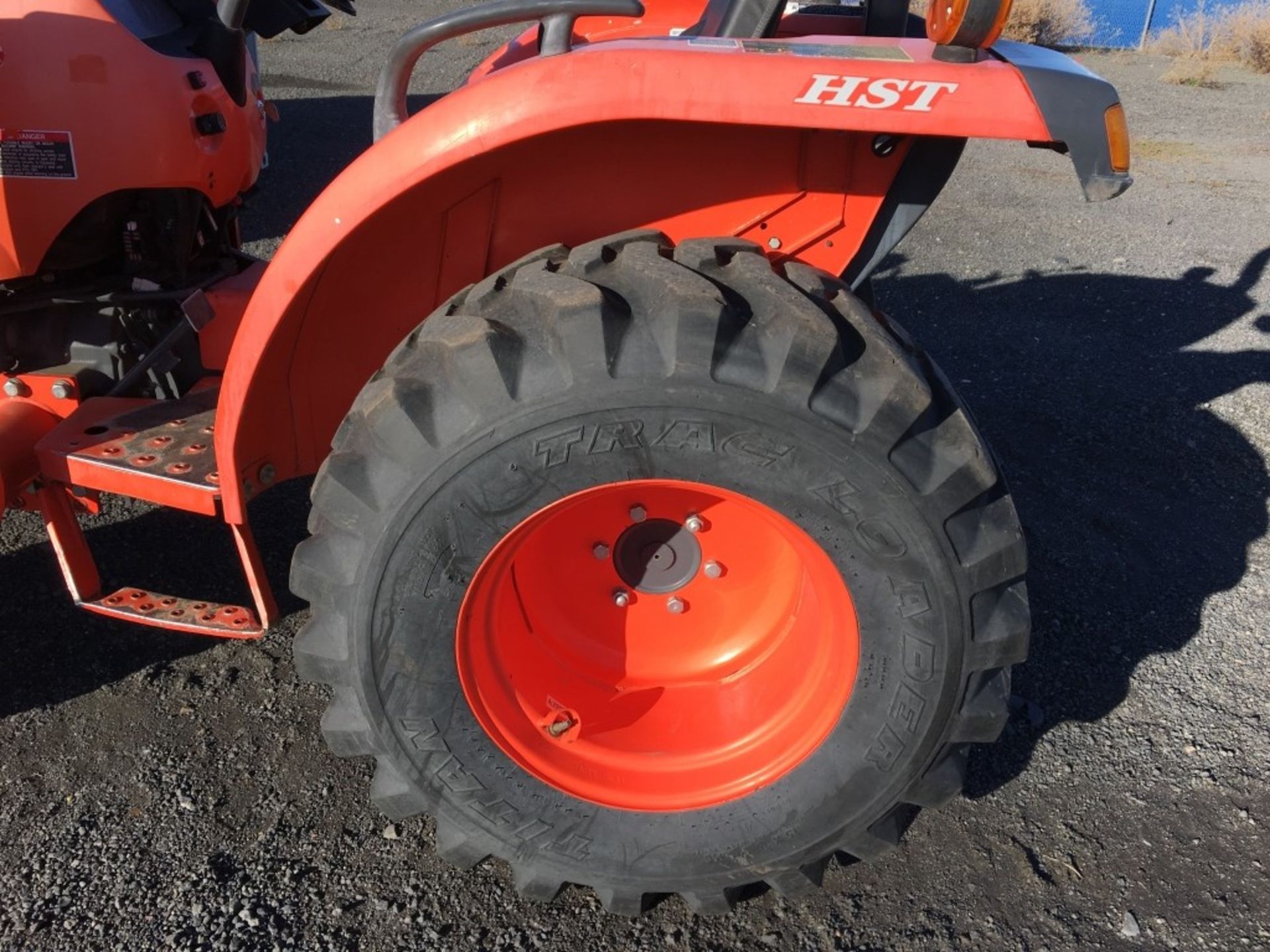 Kubota L3200 4x4 Utility Tractor - Image 10 of 20