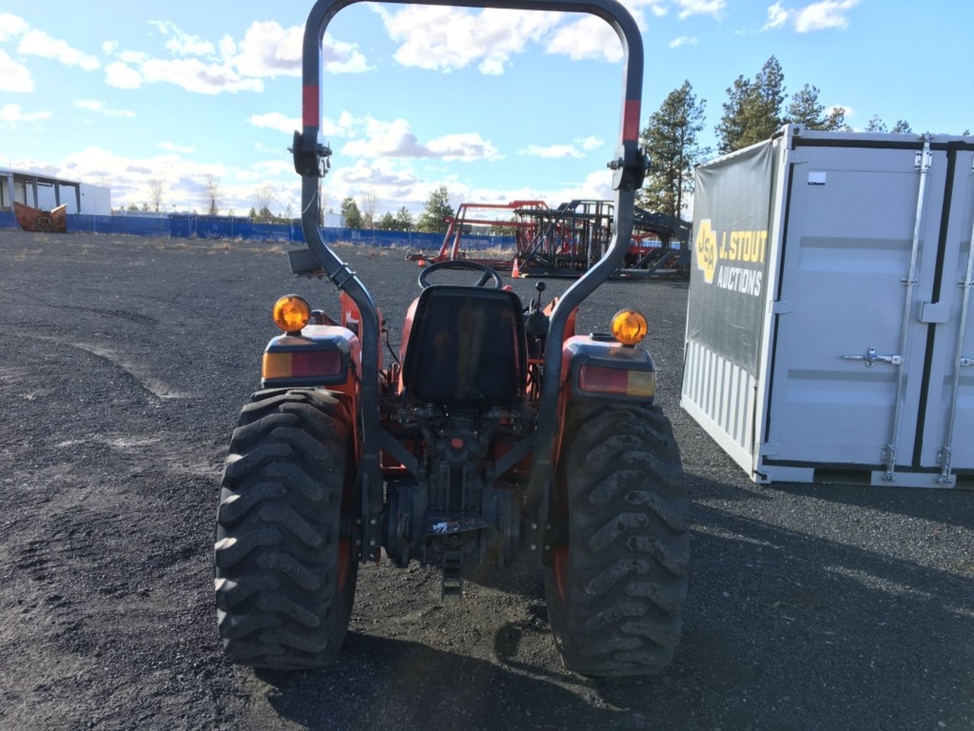 Kubota L3200 4x4 Utility Tractor - Image 4 of 20