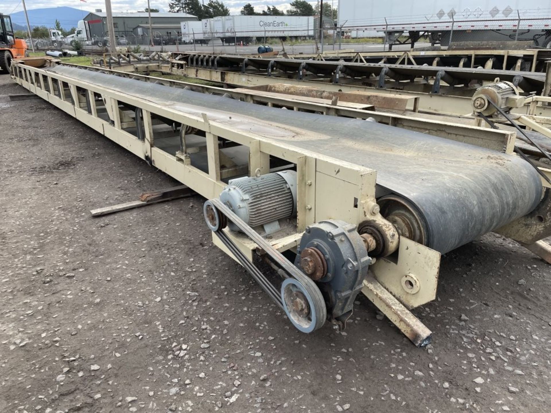 Balzer 60 ft. Stacker Conveyor - Image 3 of 11