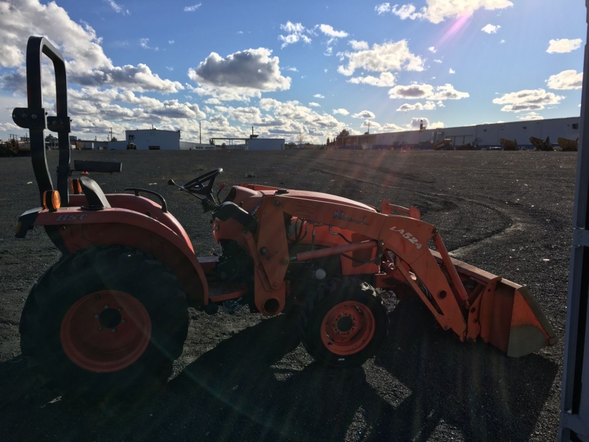 Kubota L3200 4x4 Utility Tractor - Image 6 of 20