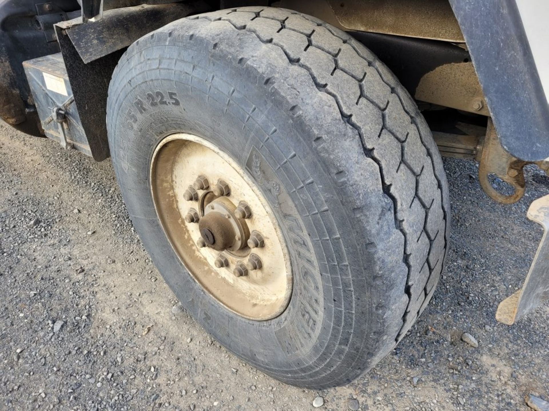 1989 Mack RD690S T/A Dump Truck - Image 11 of 42