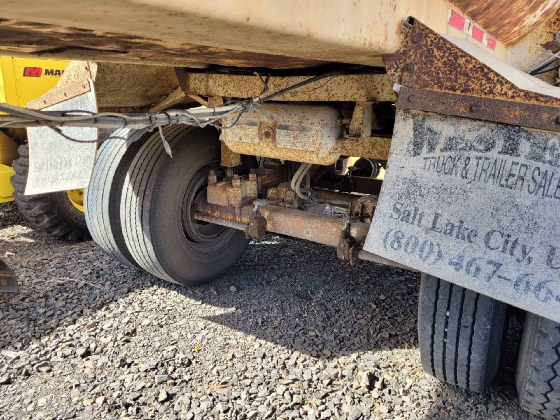 1988 Fruehauf DRXX-M2 T/A End Dump Trailer - Image 8 of 10