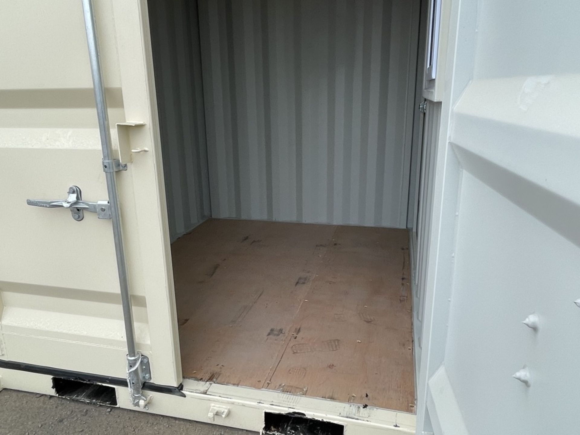 2021 8' Shipping Container - Image 5 of 6