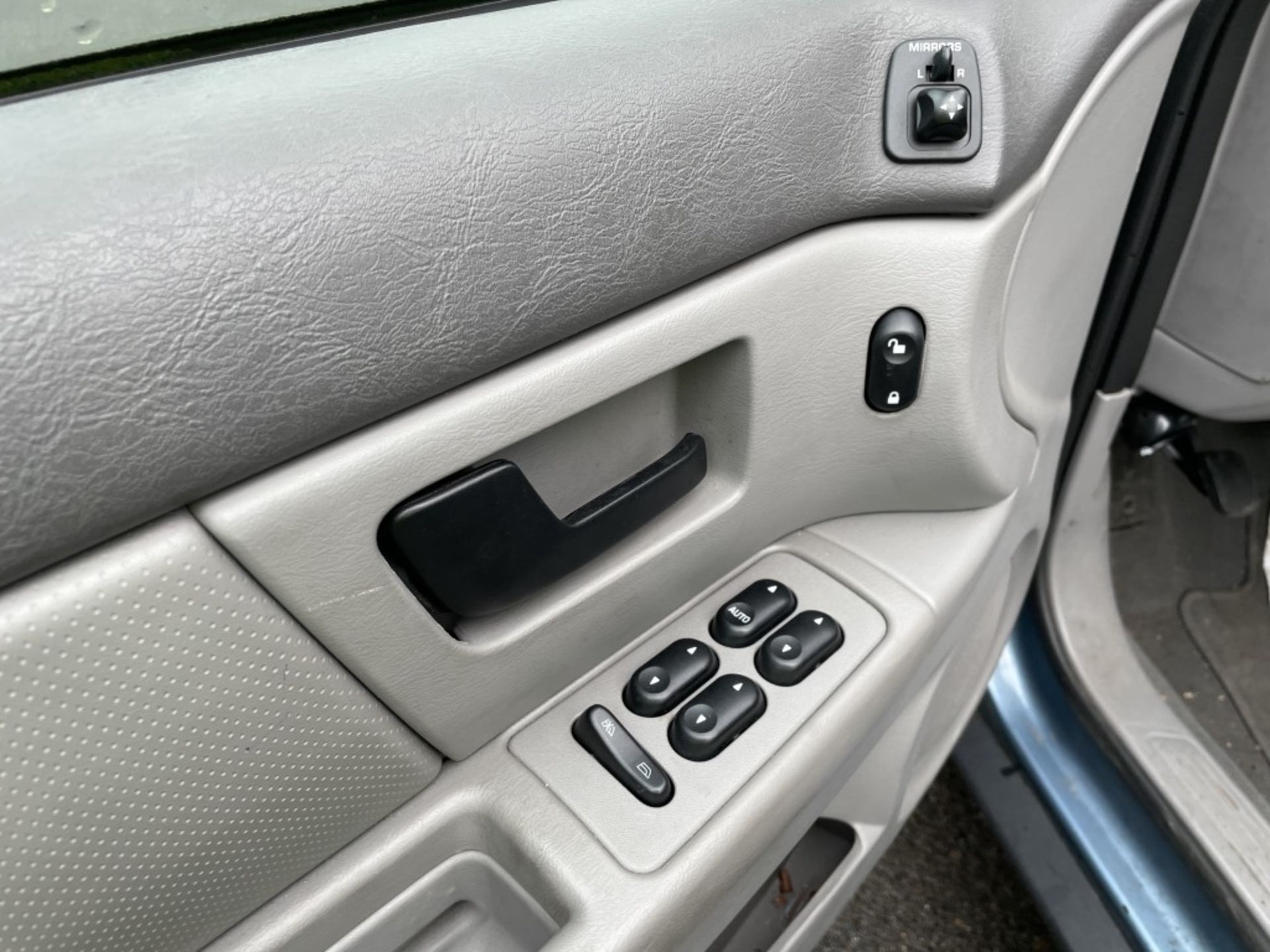 2007 Ford Taurus SE Sedan - Image 7 of 13