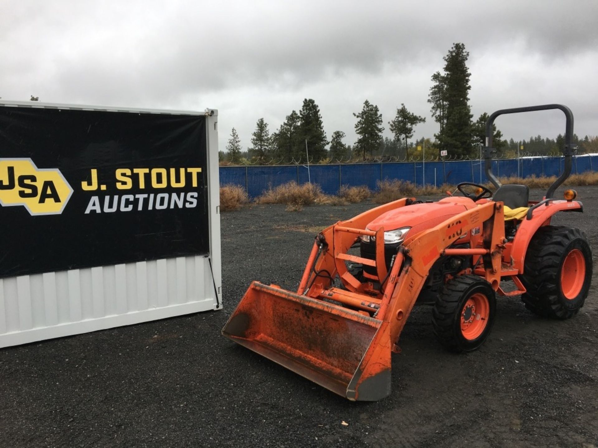 Kubota L3200 4x4 Utility Tractor