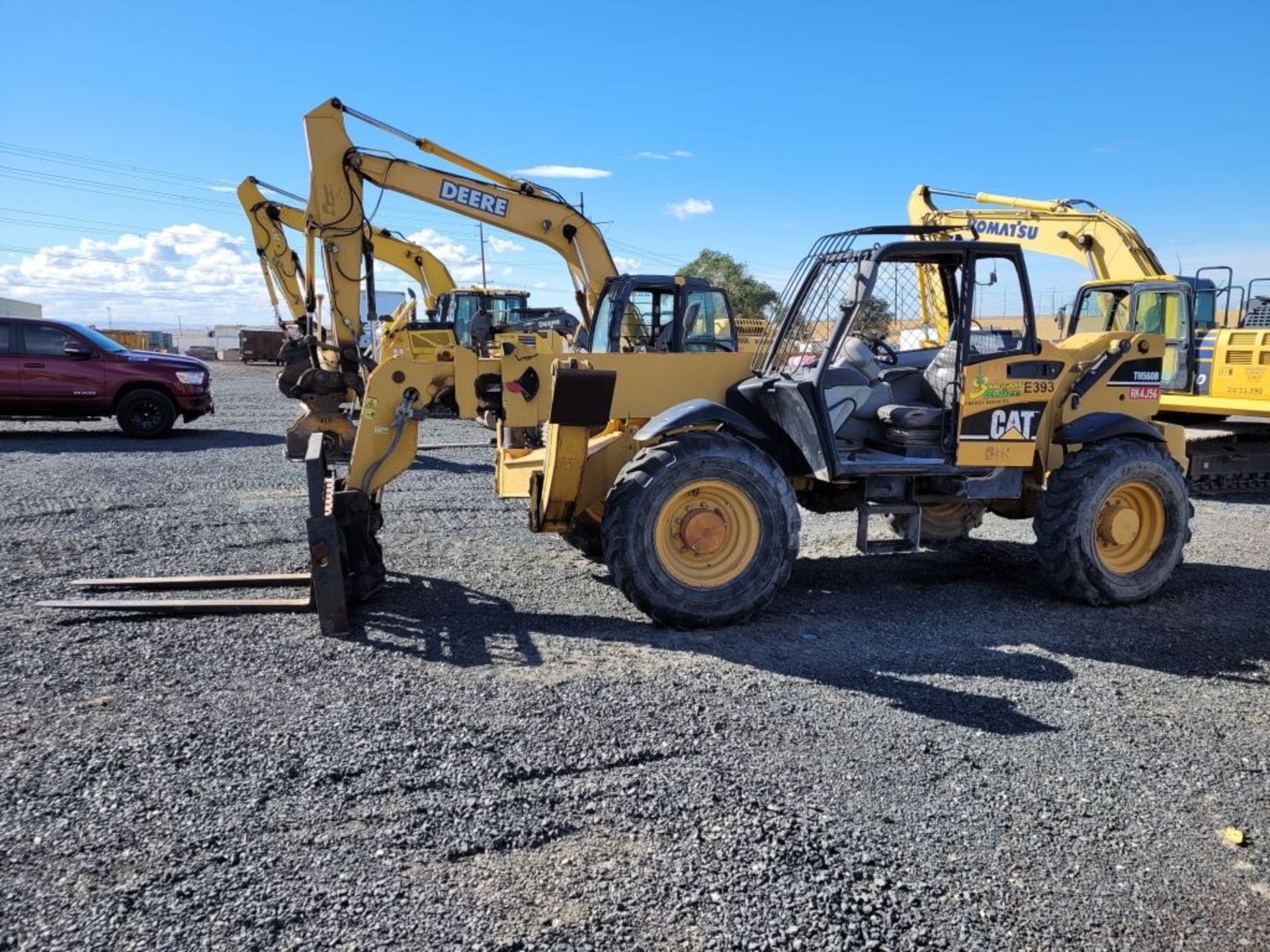 Caterpillar TH560B Telescopic Forklift - Image 2 of 33