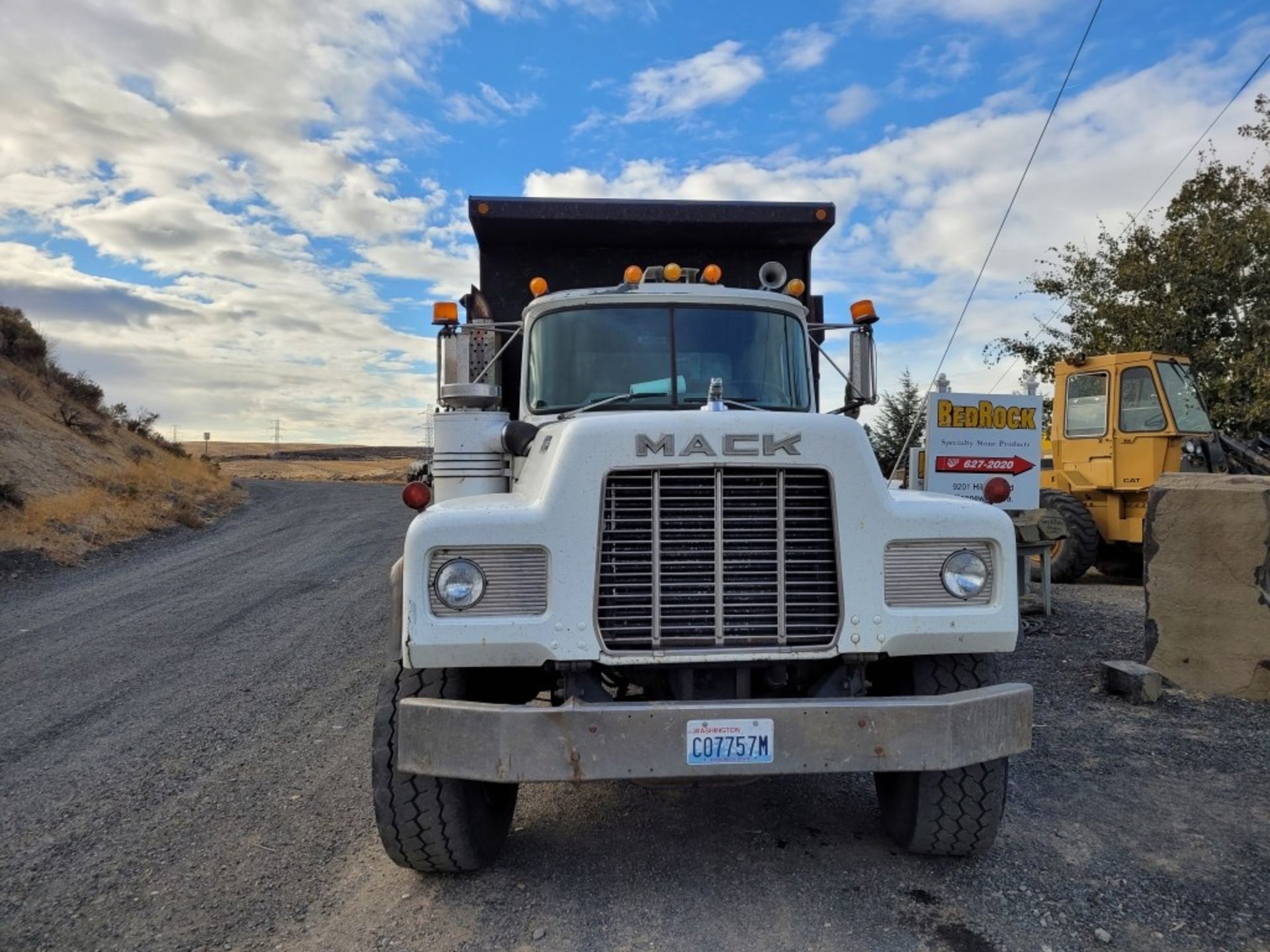 1989 Mack RD690S T/A Dump Truck - Image 8 of 42