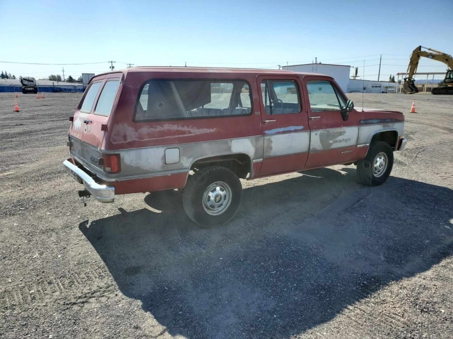 1990 Chevrolet Suburban 2500 4x4 SUV - Image 4 of 19