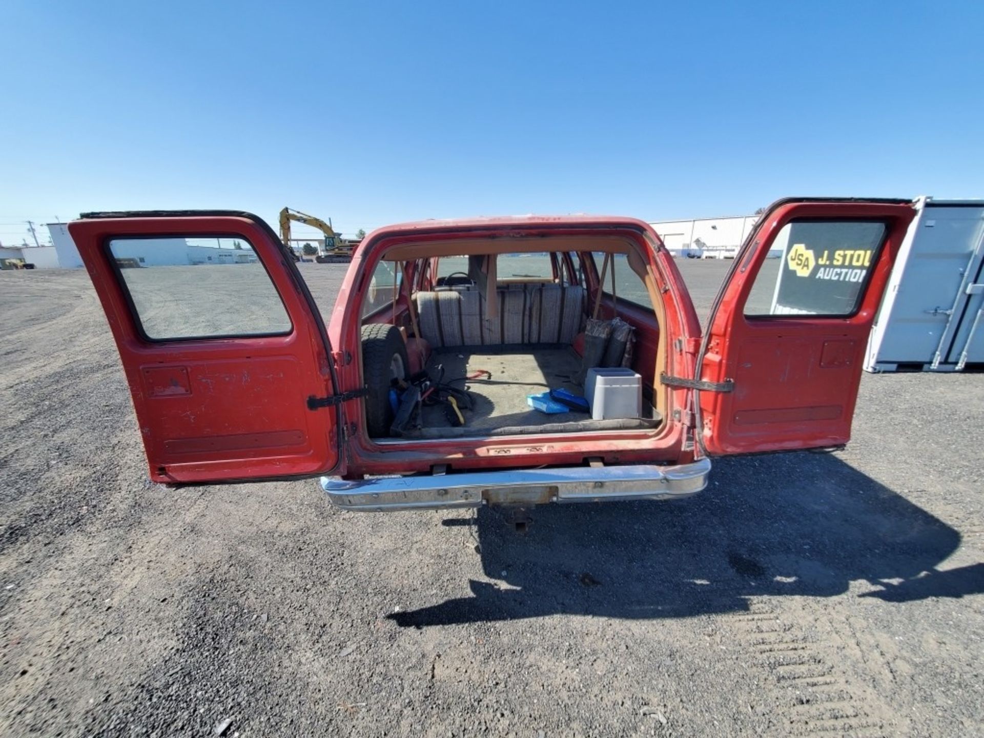 1990 Chevrolet Suburban 2500 4x4 SUV - Image 14 of 19