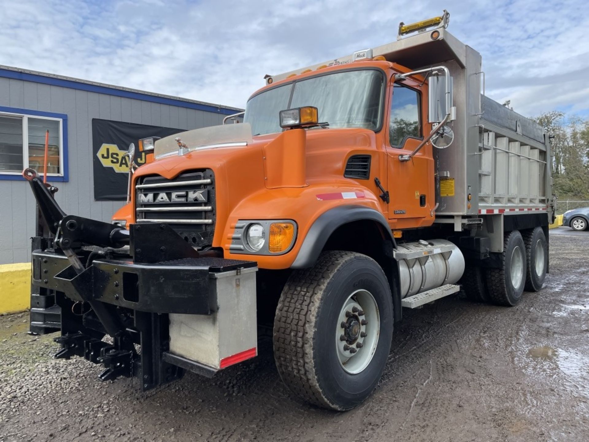 2006 Mack CV713 T/A Dump Truck