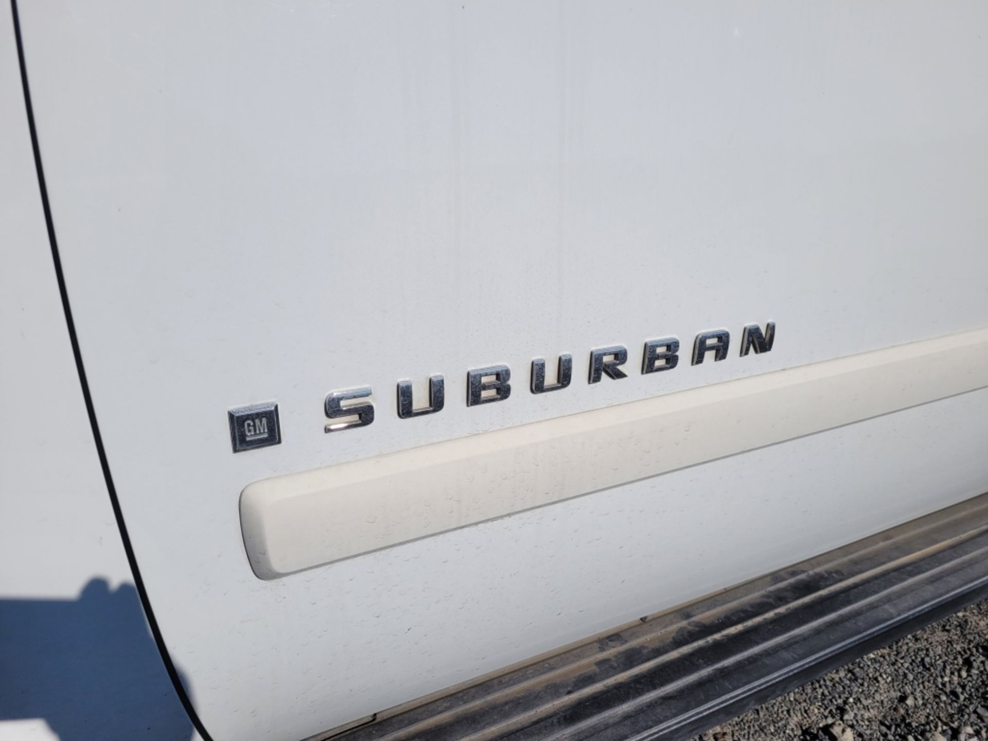 2007 Chevrolet Suburban LS SUV - Image 44 of 46