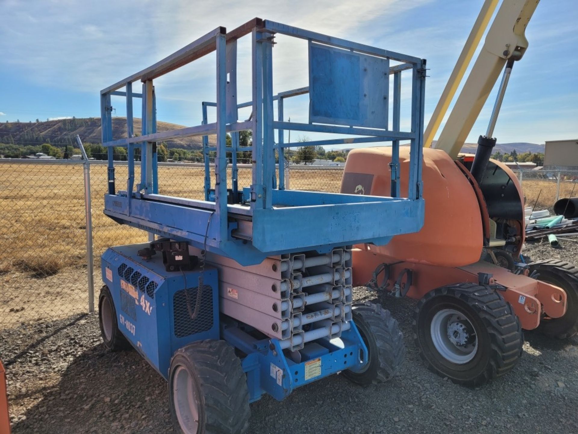 2006 Genie GS-3268 4x4 Scissor Lift - Image 3 of 20