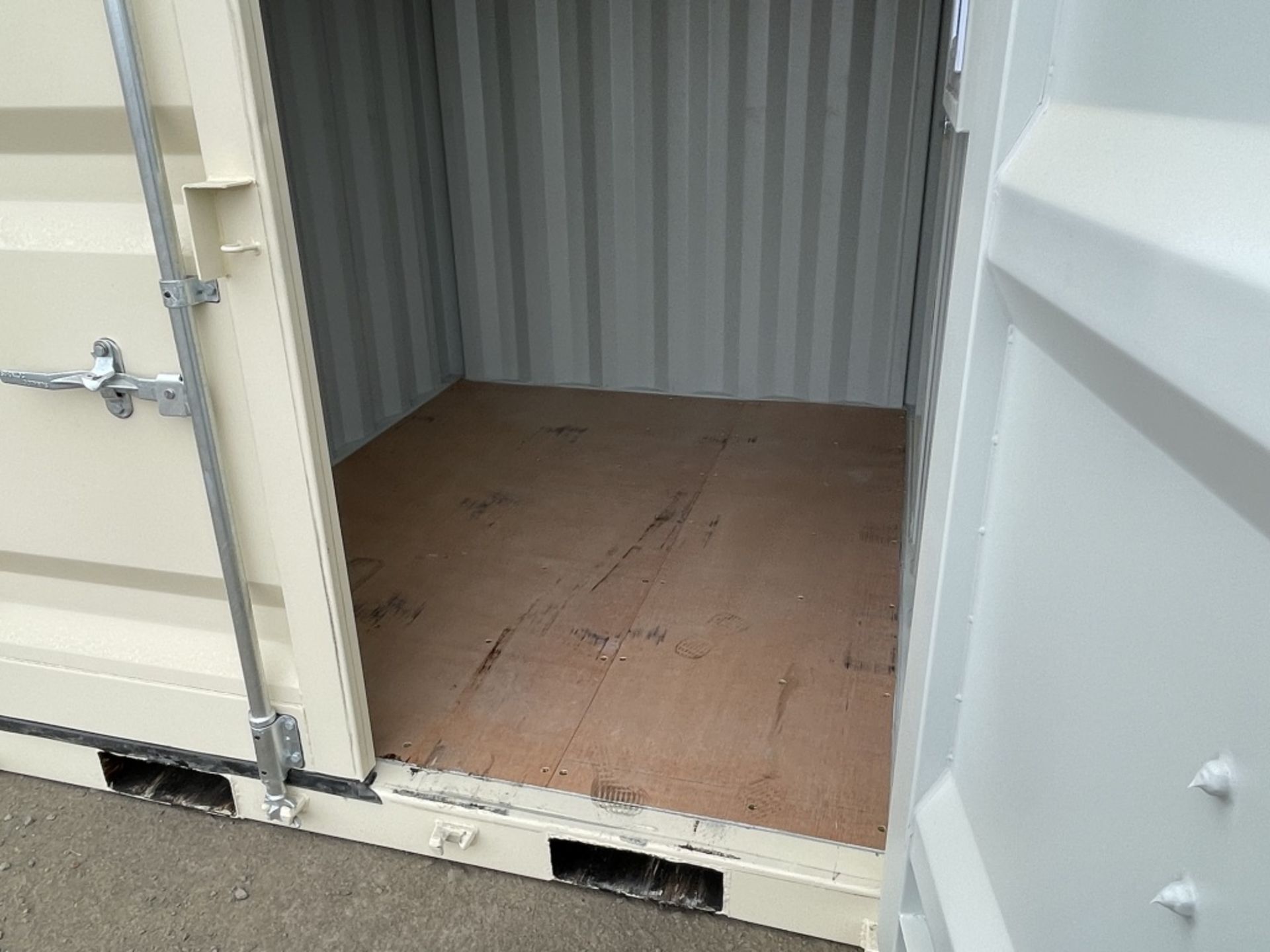 2021 8' Shipping Container - Image 5 of 6