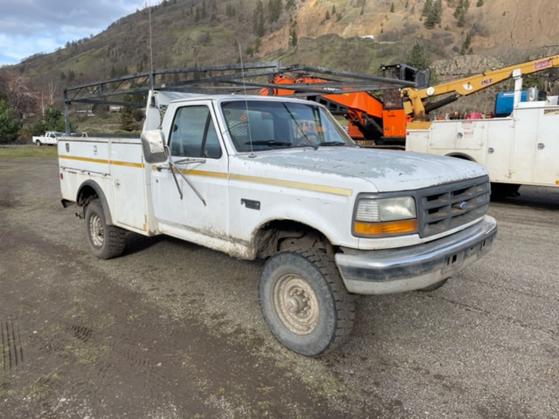 1992 Ford F350 4x4 Utility Truck - Image 7 of 21