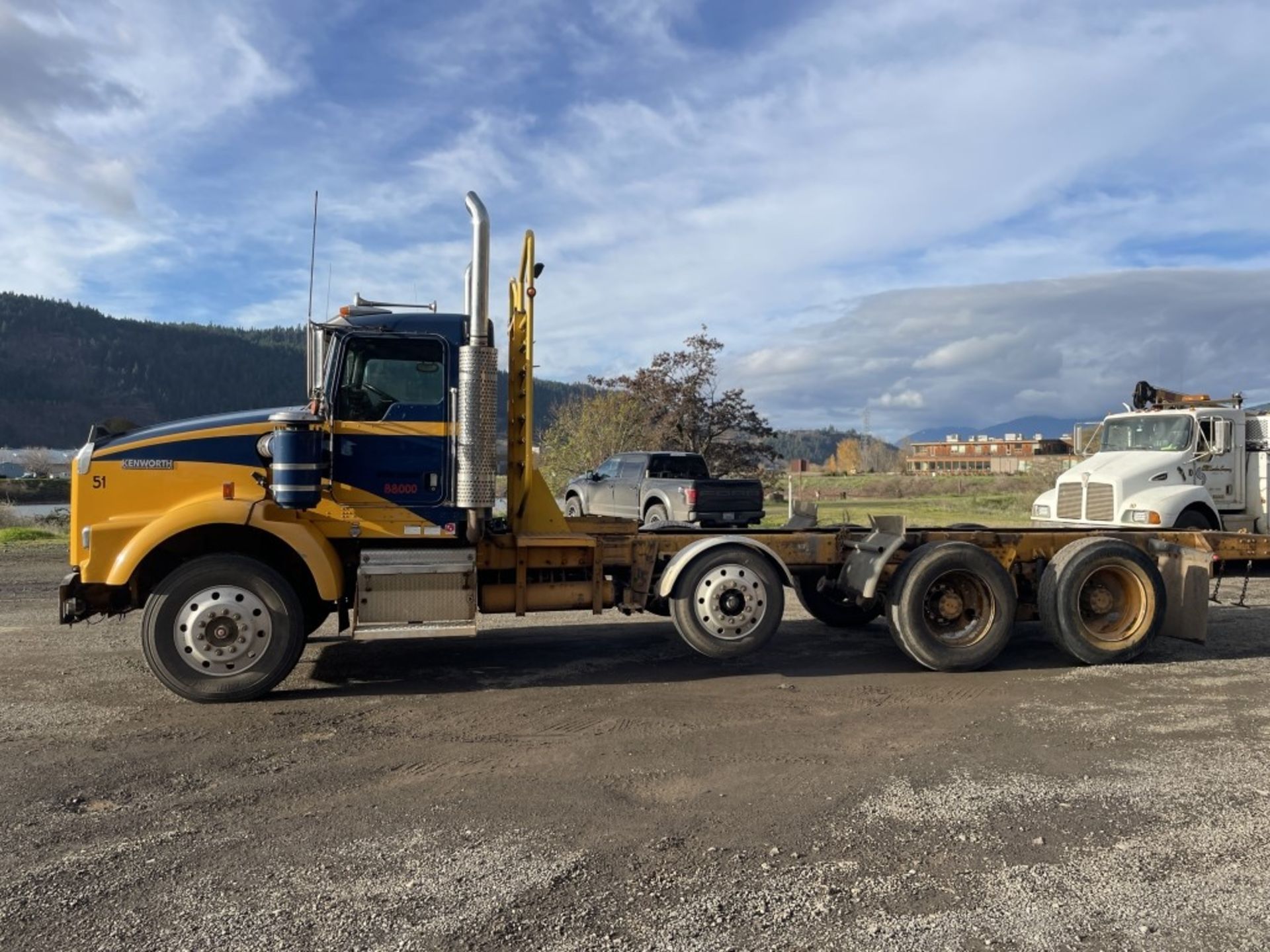 2003 Kenworth T800B Tri-Axle Log Truck - Image 2 of 49