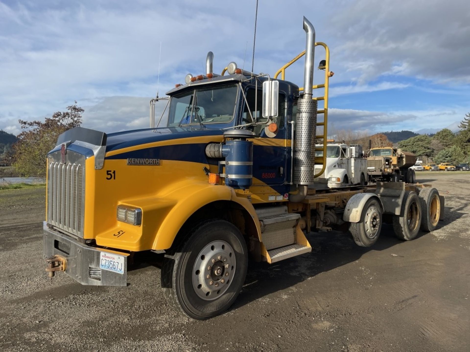 2003 Kenworth T800B Tri-Axle Log Truck